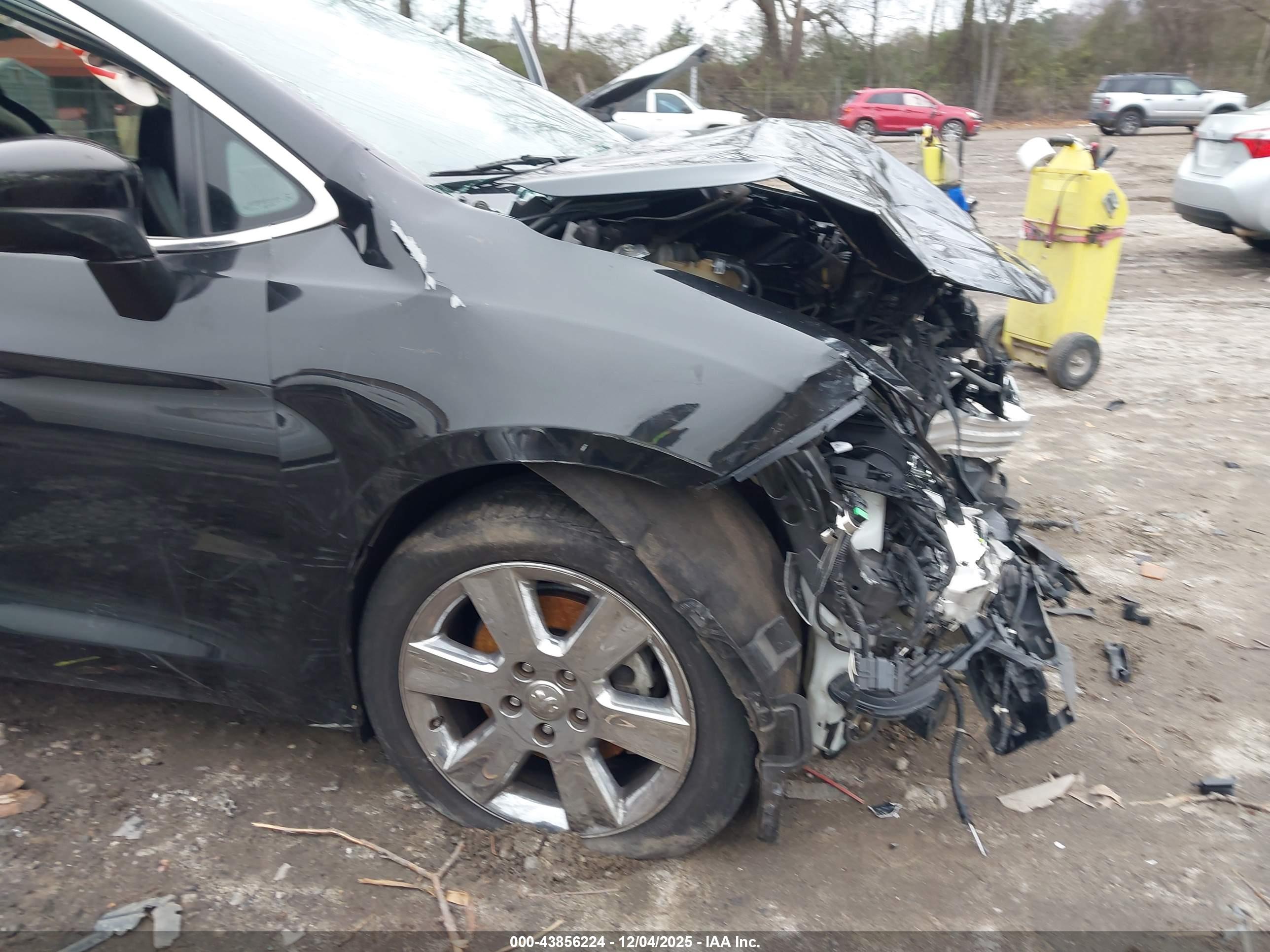 CHRYSLER VOYAGER image 6