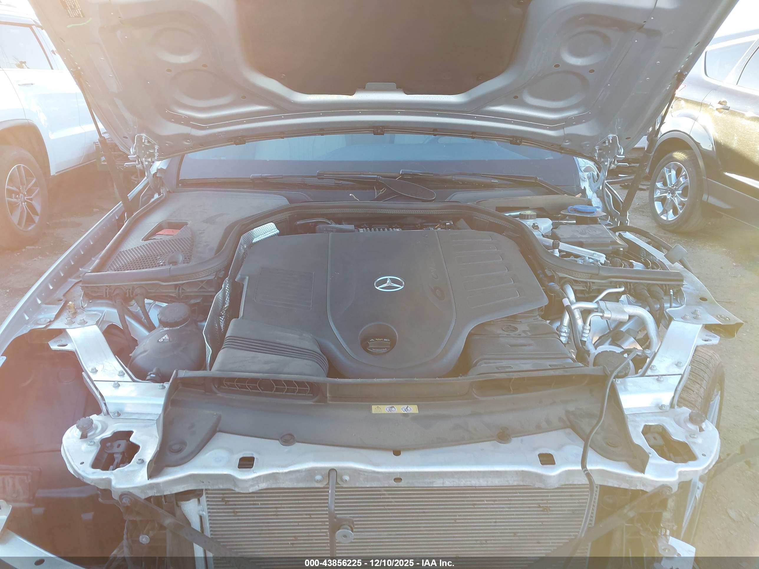 MERCEDES-BENZ E image 10