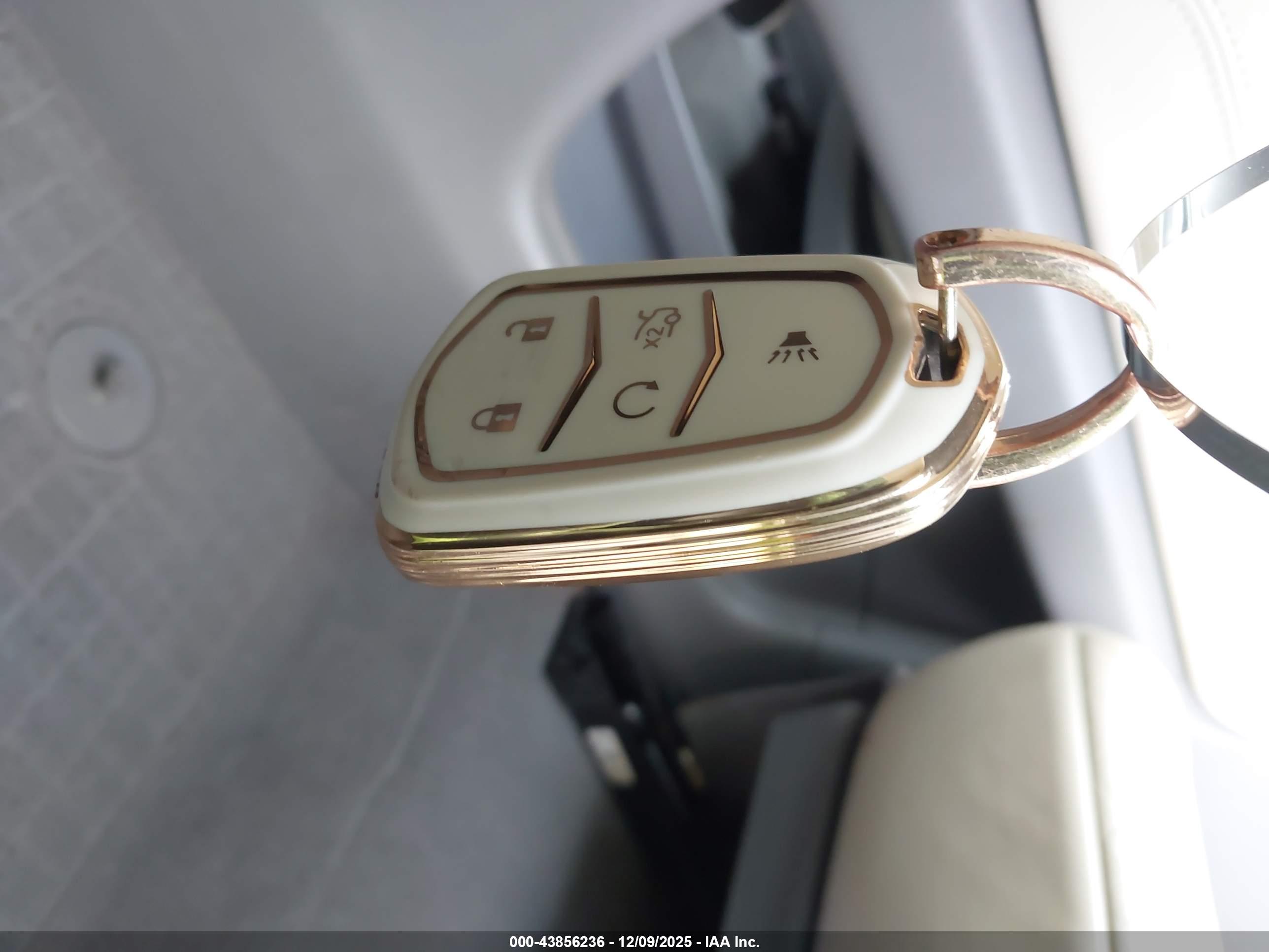 CADILLAC XT5 image 11