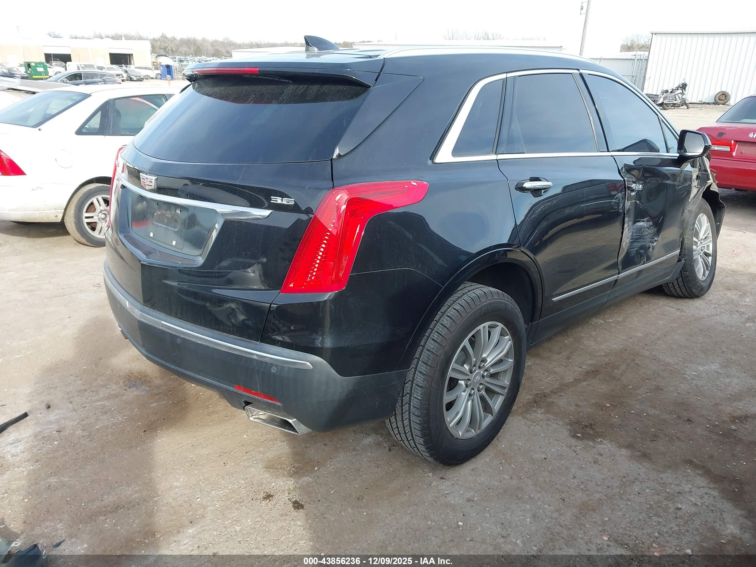 CADILLAC XT5 image 4