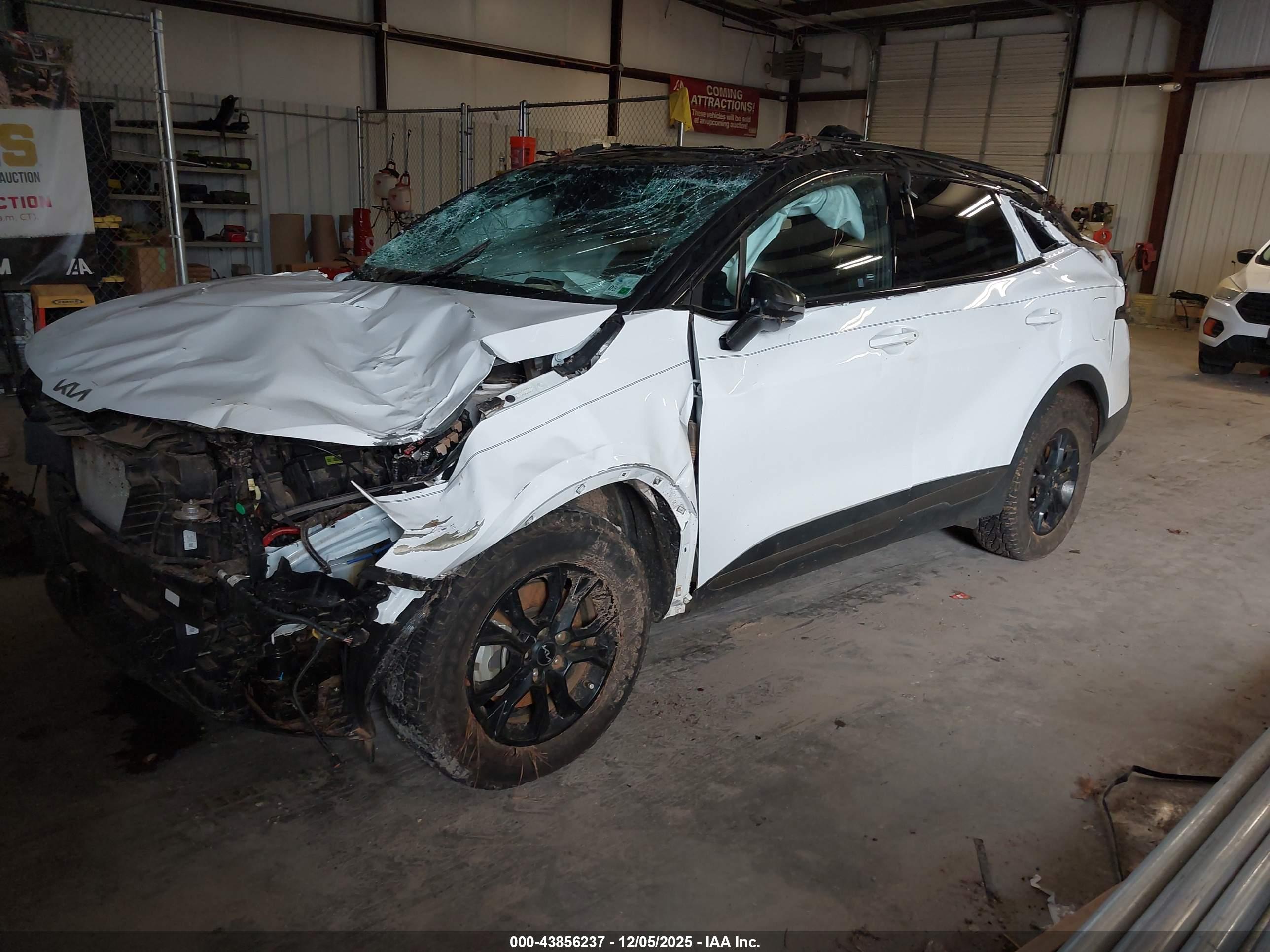 KIA SPORTAGE image 2