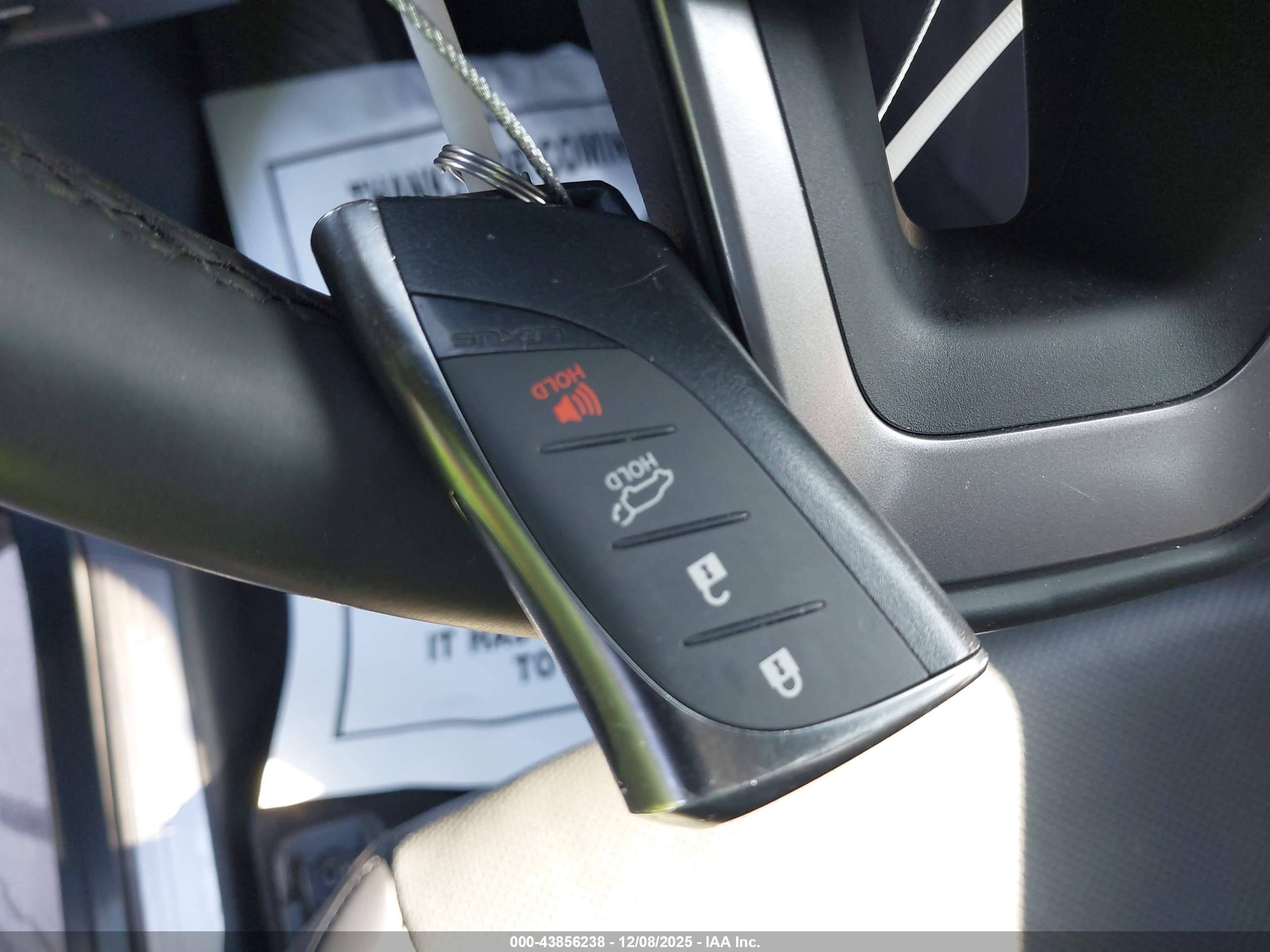 LEXUS RZ image 11