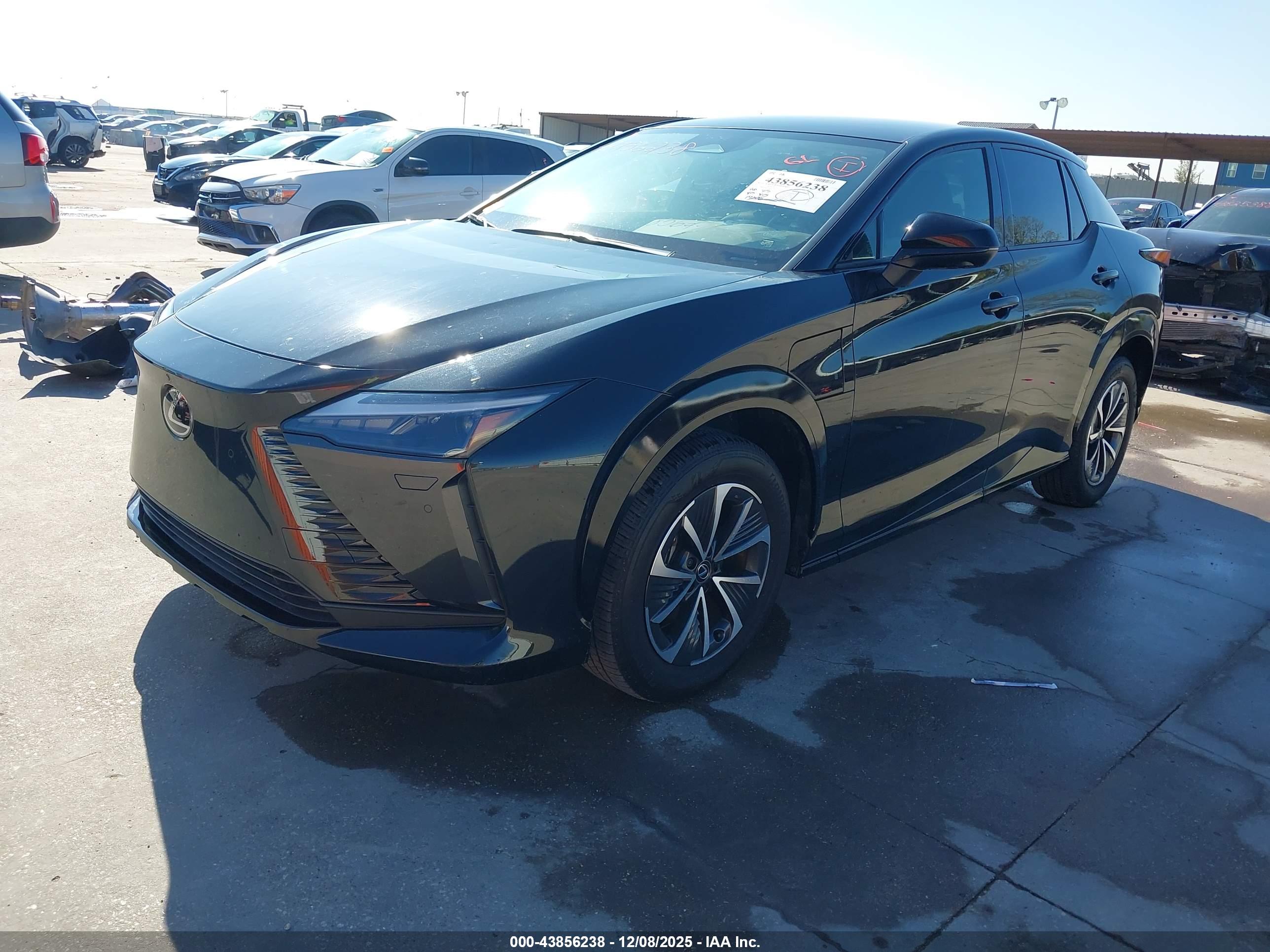 LEXUS RZ image 2
