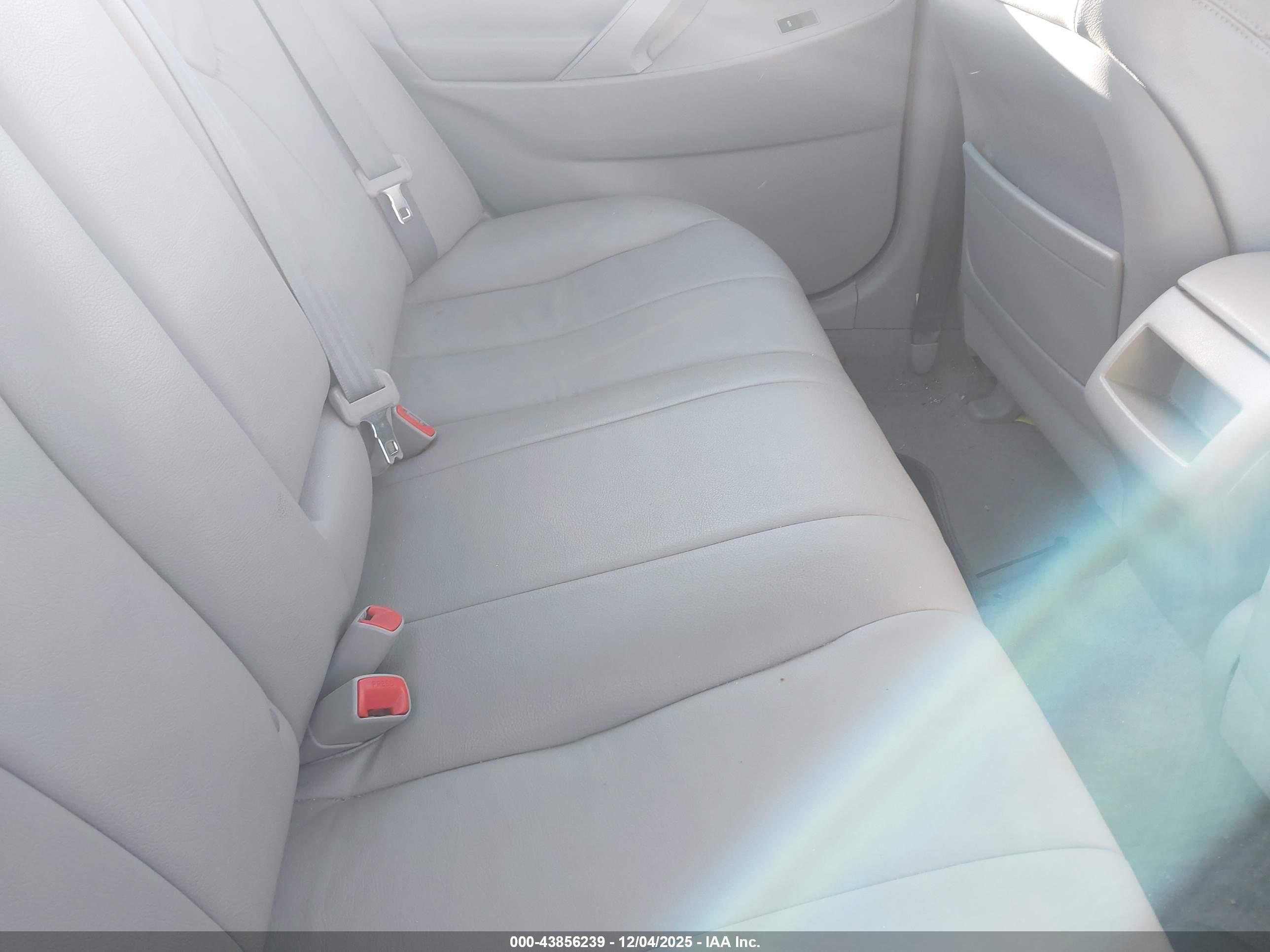 TOYOTA CAMRY image 8