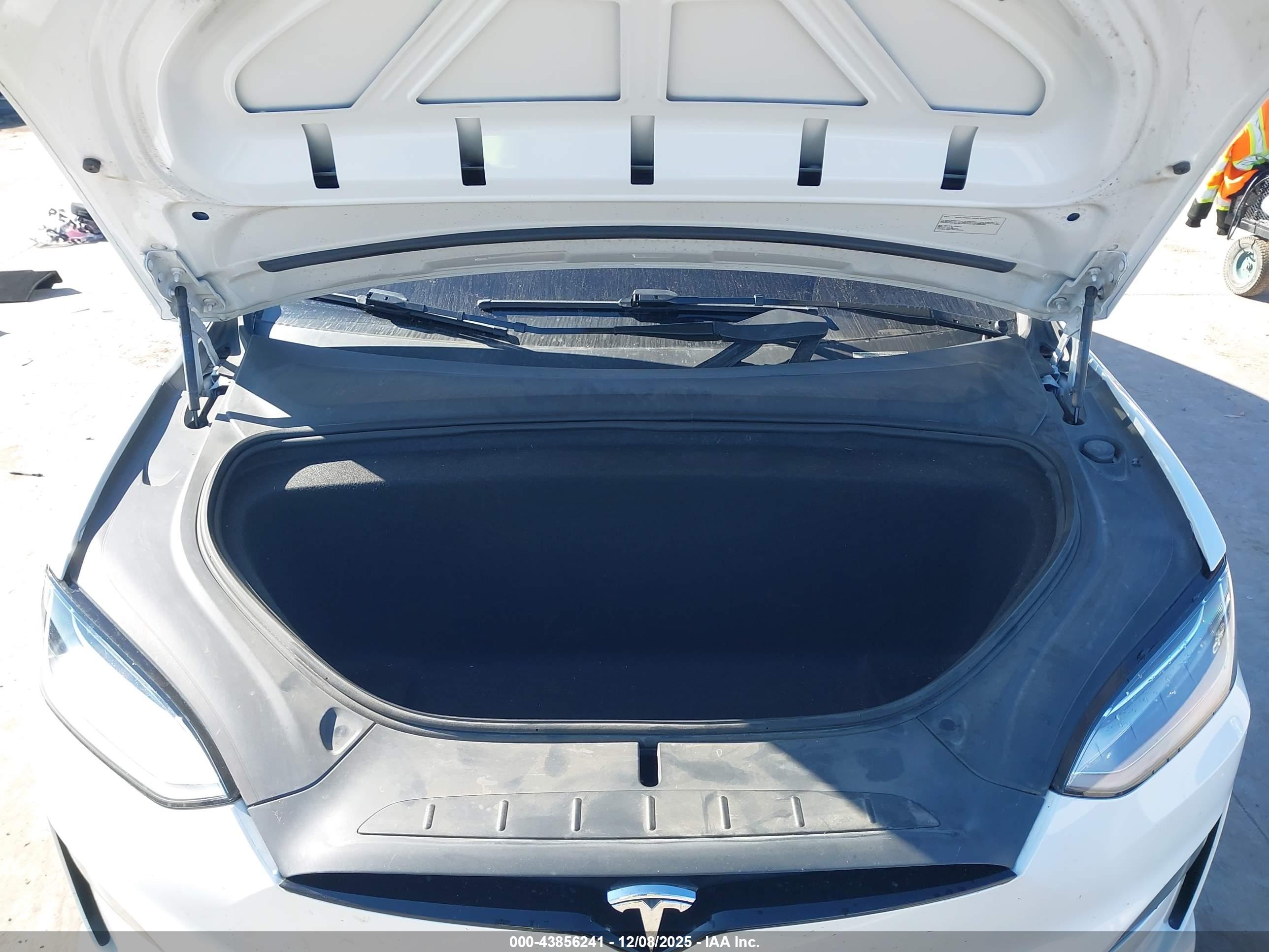 TESLA MODEL image 10