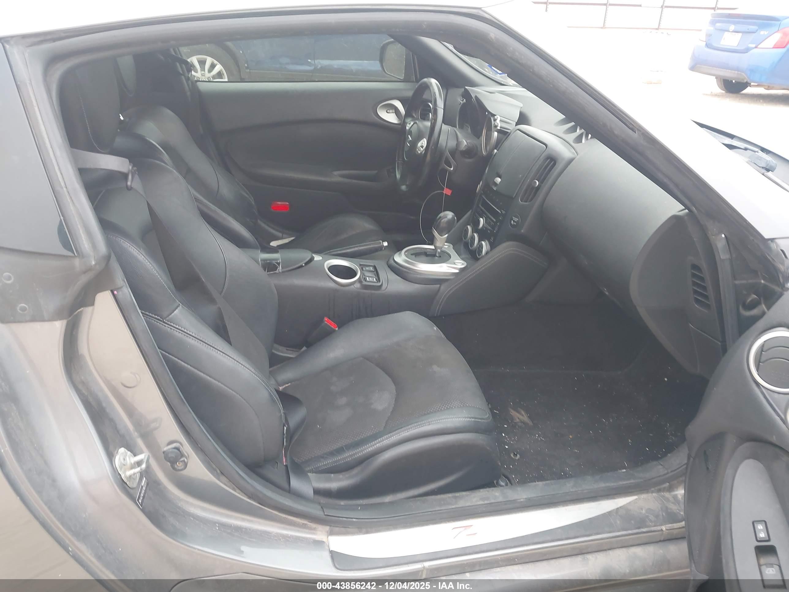 NISSAN 370Z image 5