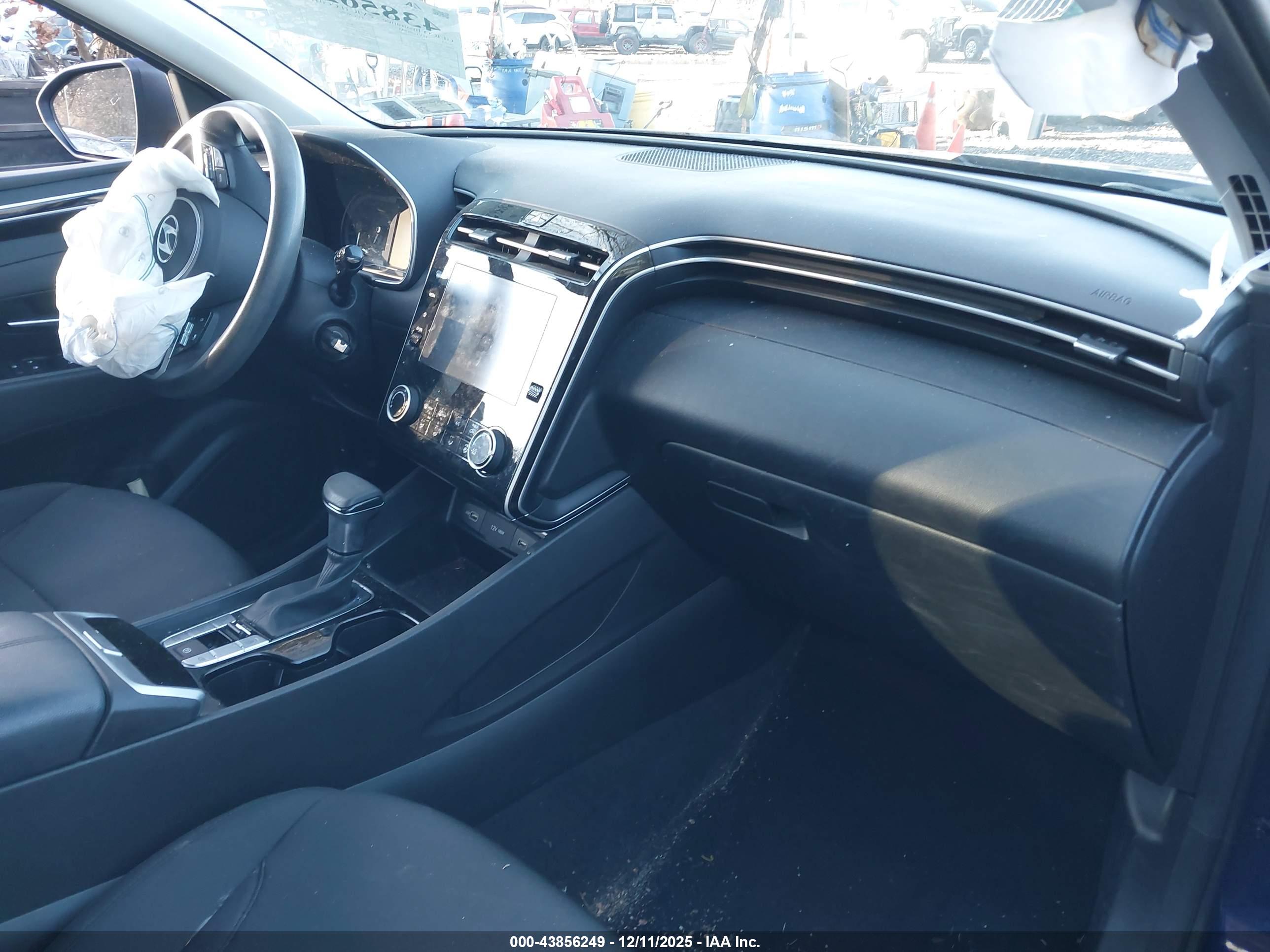 HYUNDAI TUCSON image 5