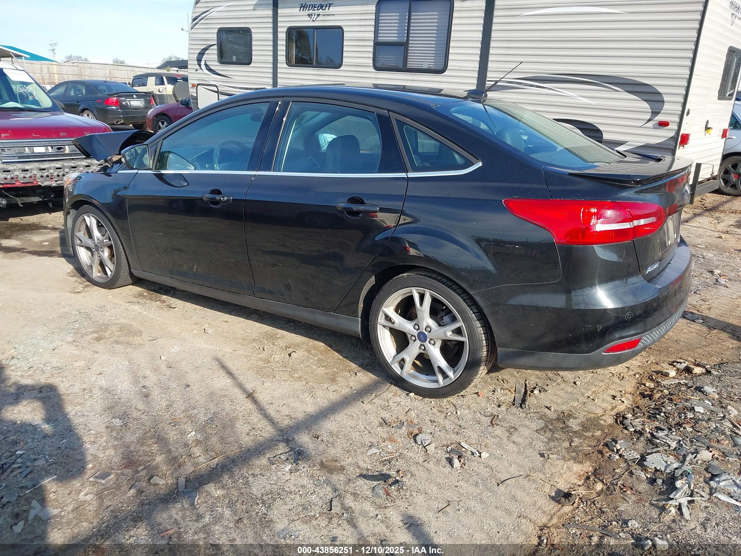 FORD FOCUS image 3