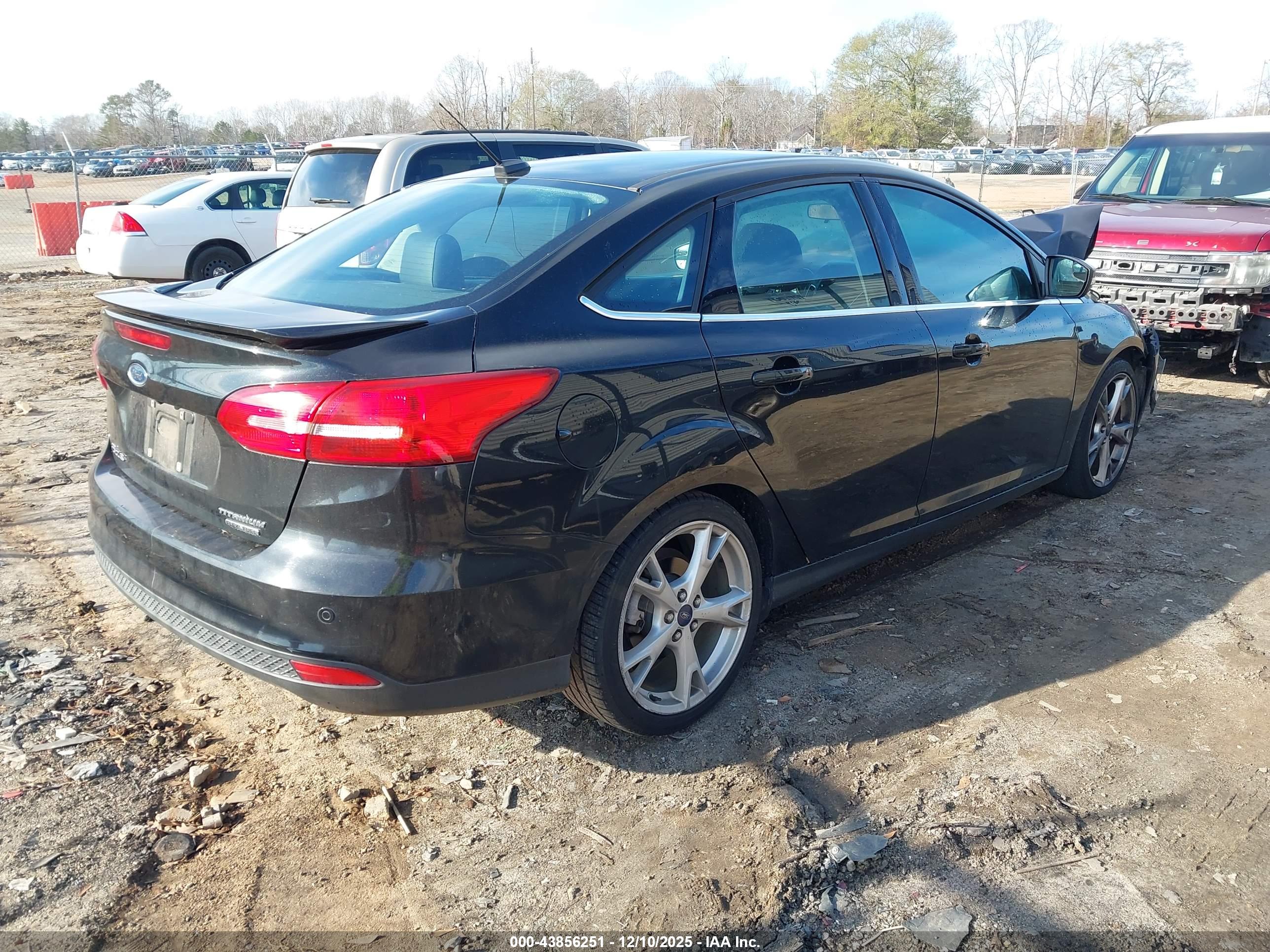 FORD FOCUS image 4