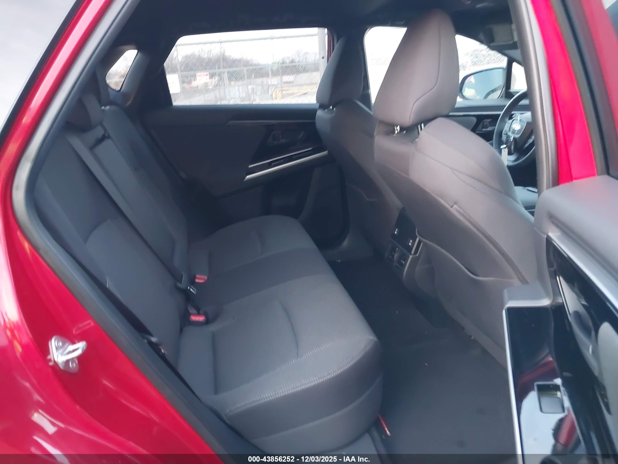 SUBARU SOLTERRA image 8