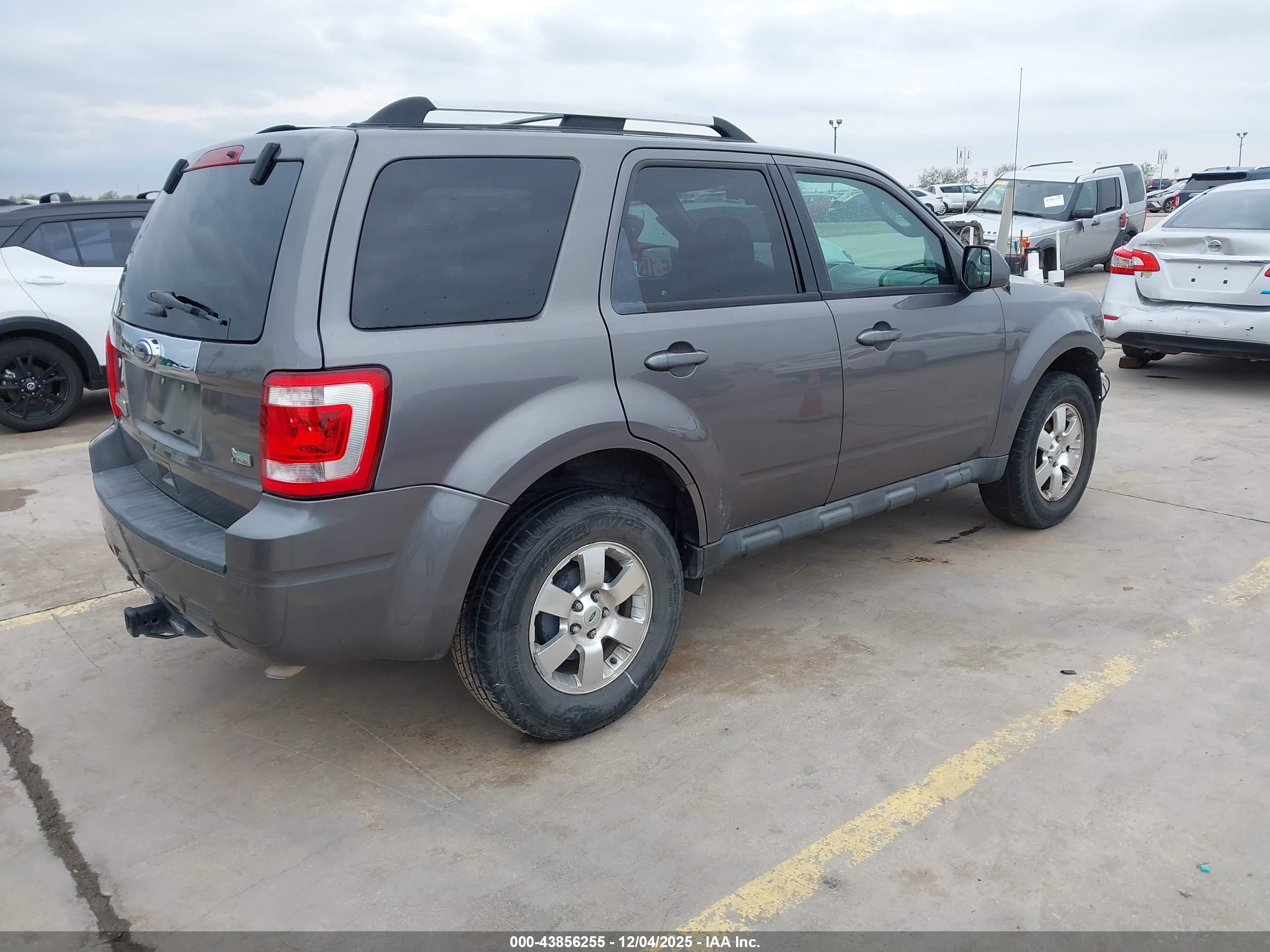 FORD ESCAPE image 4