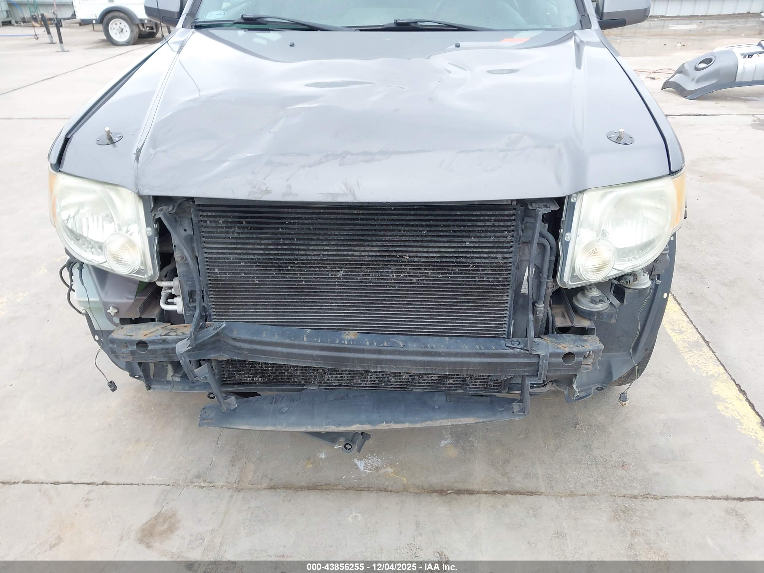 FORD ESCAPE image 6