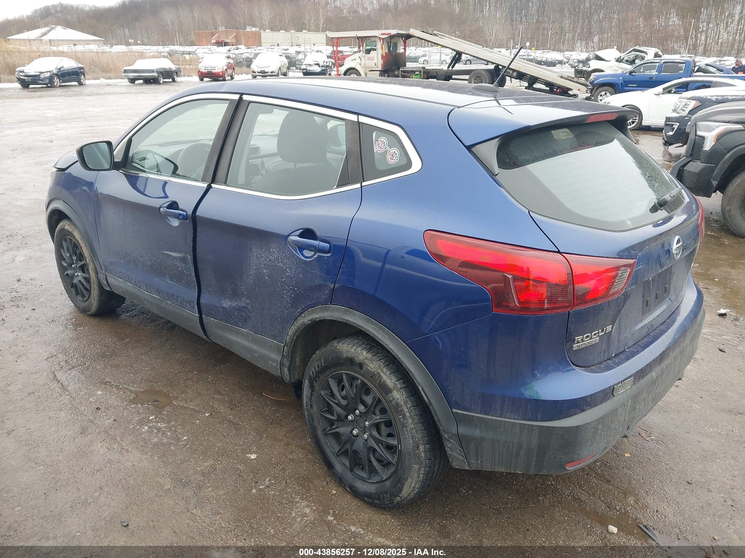 NISSAN ROGUE image 3