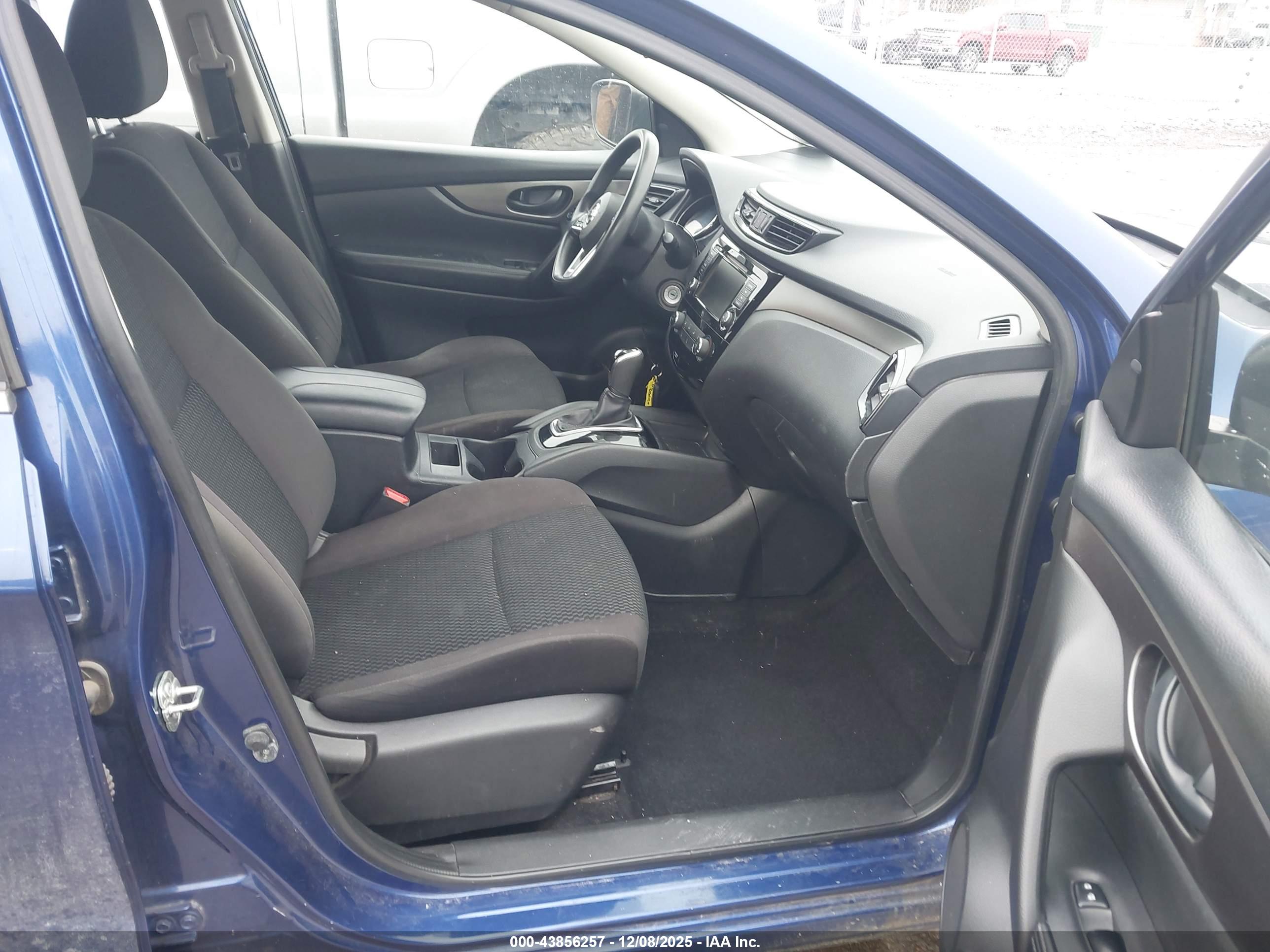 NISSAN ROGUE image 5