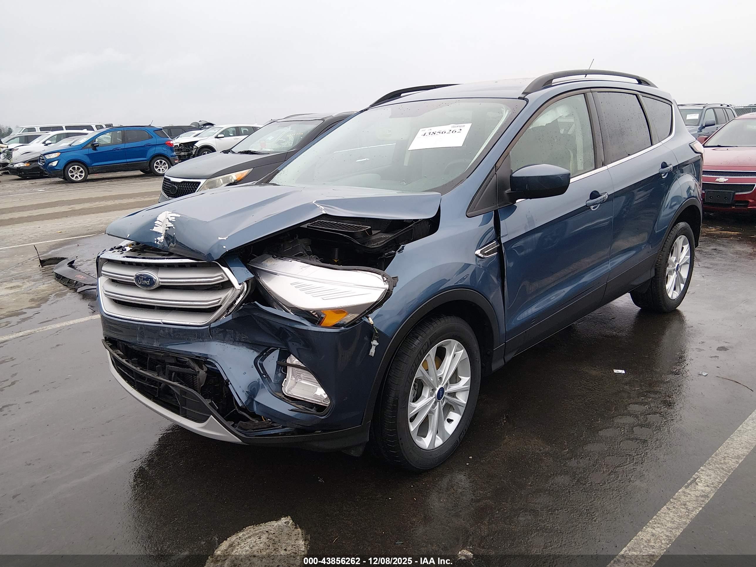 FORD ESCAPE image 2