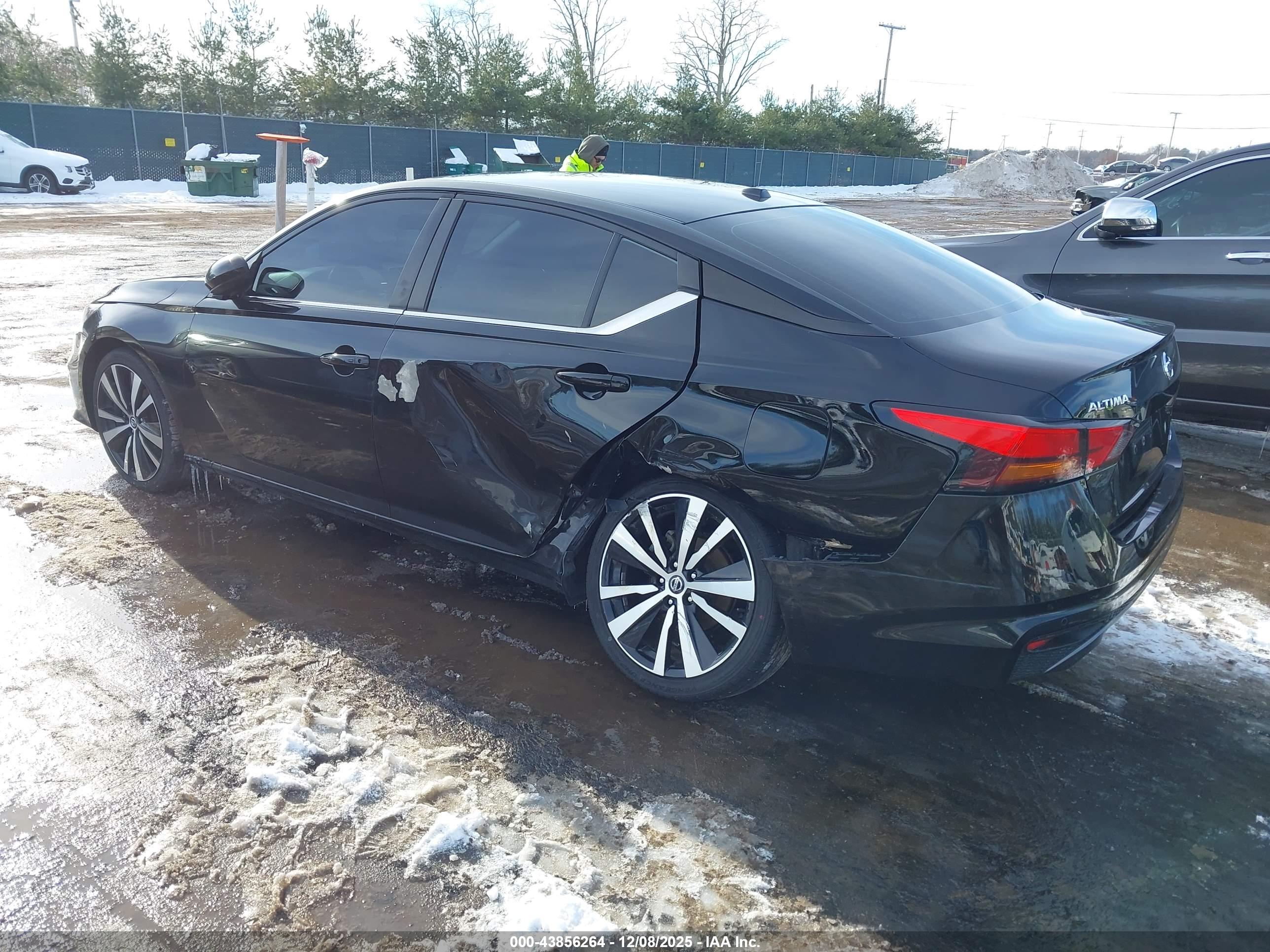 NISSAN ALTIMA image 3
