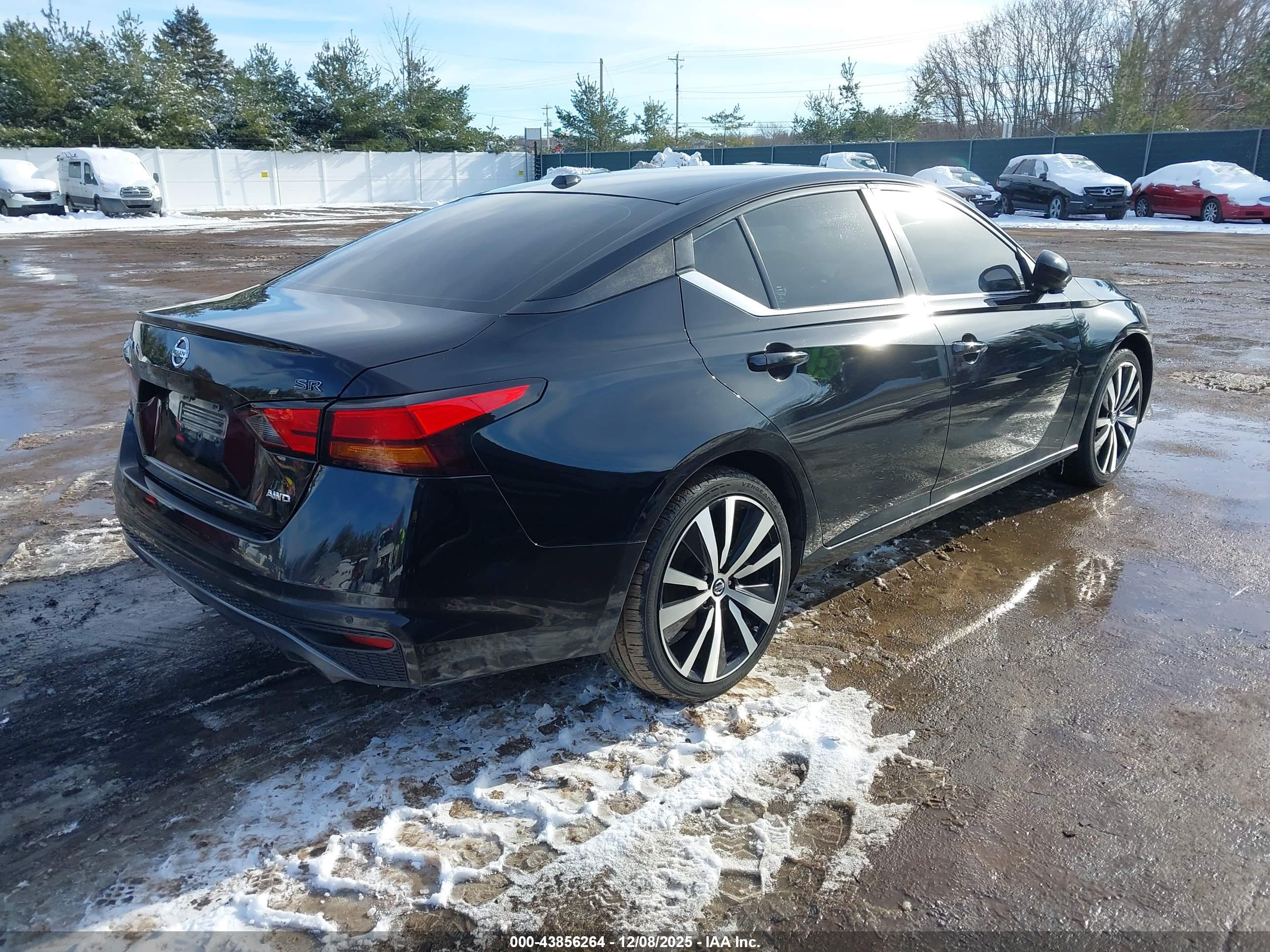 NISSAN ALTIMA image 4