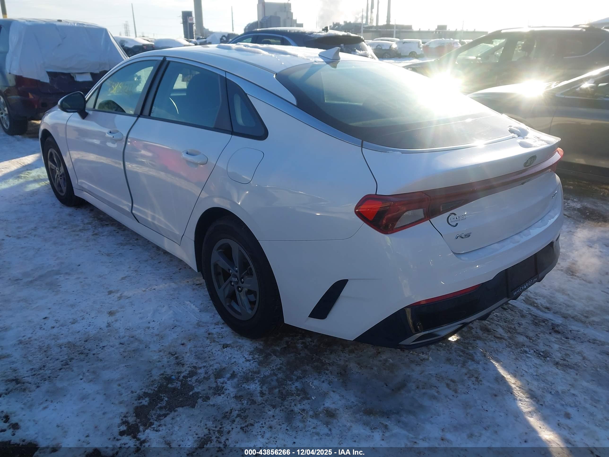 KIA K5 image 3