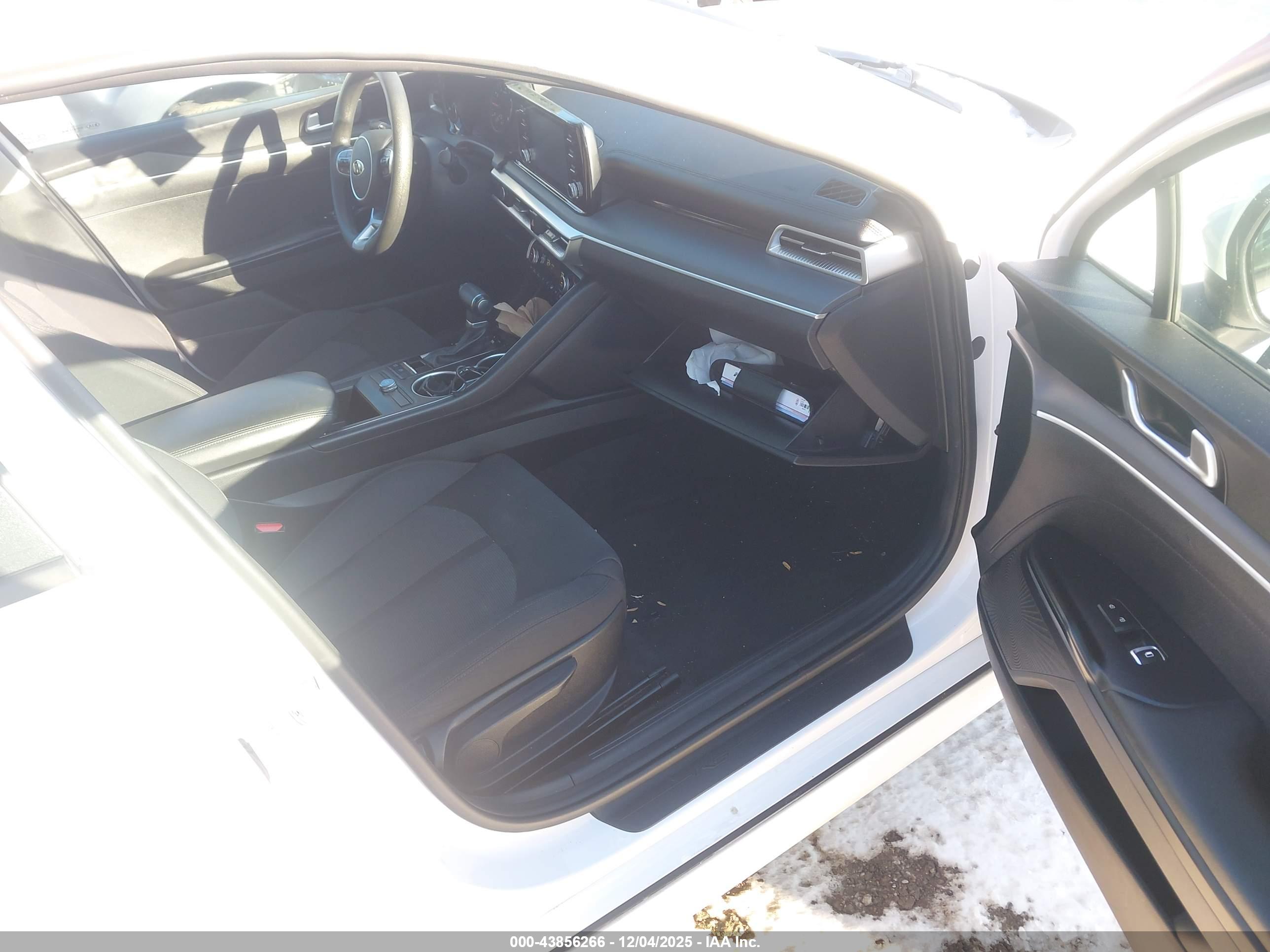 KIA K5 image 5