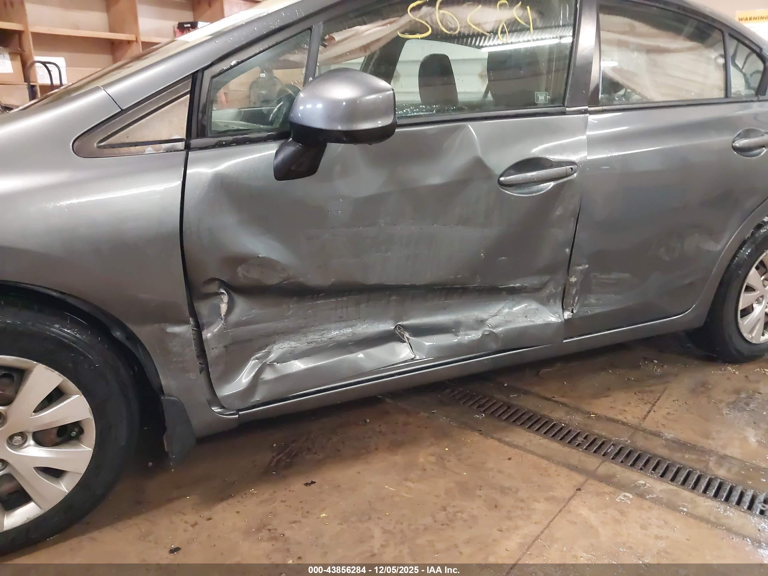 HONDA CIVIC image 6