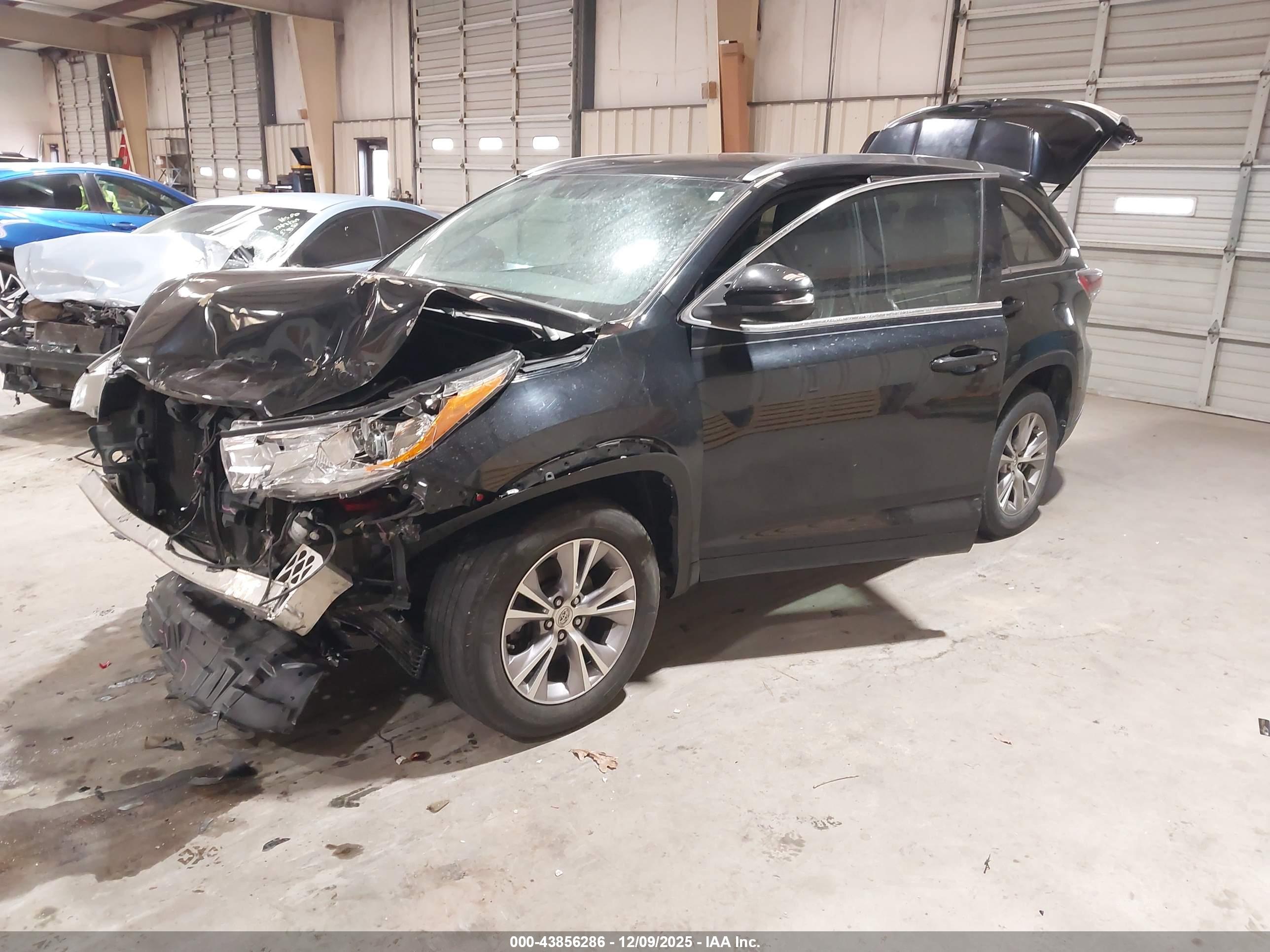 TOYOTA HIGHLANDER image 2