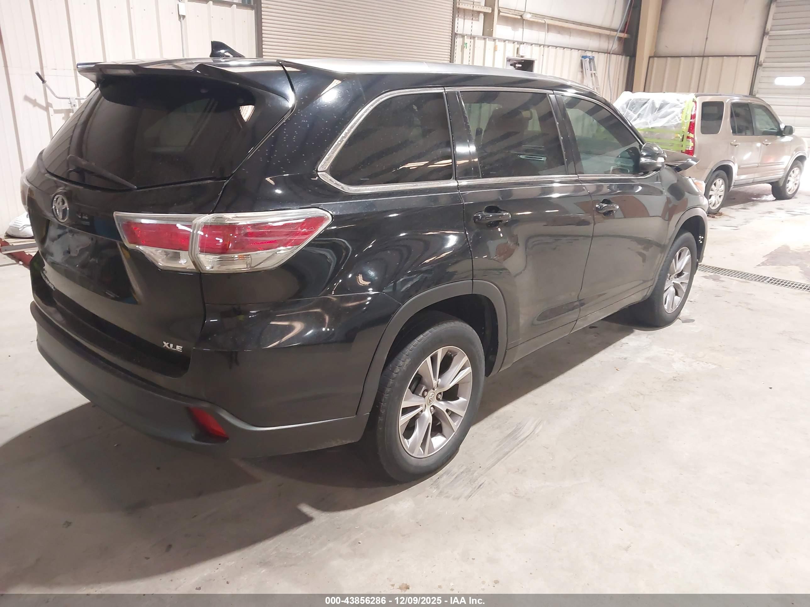 TOYOTA HIGHLANDER image 4