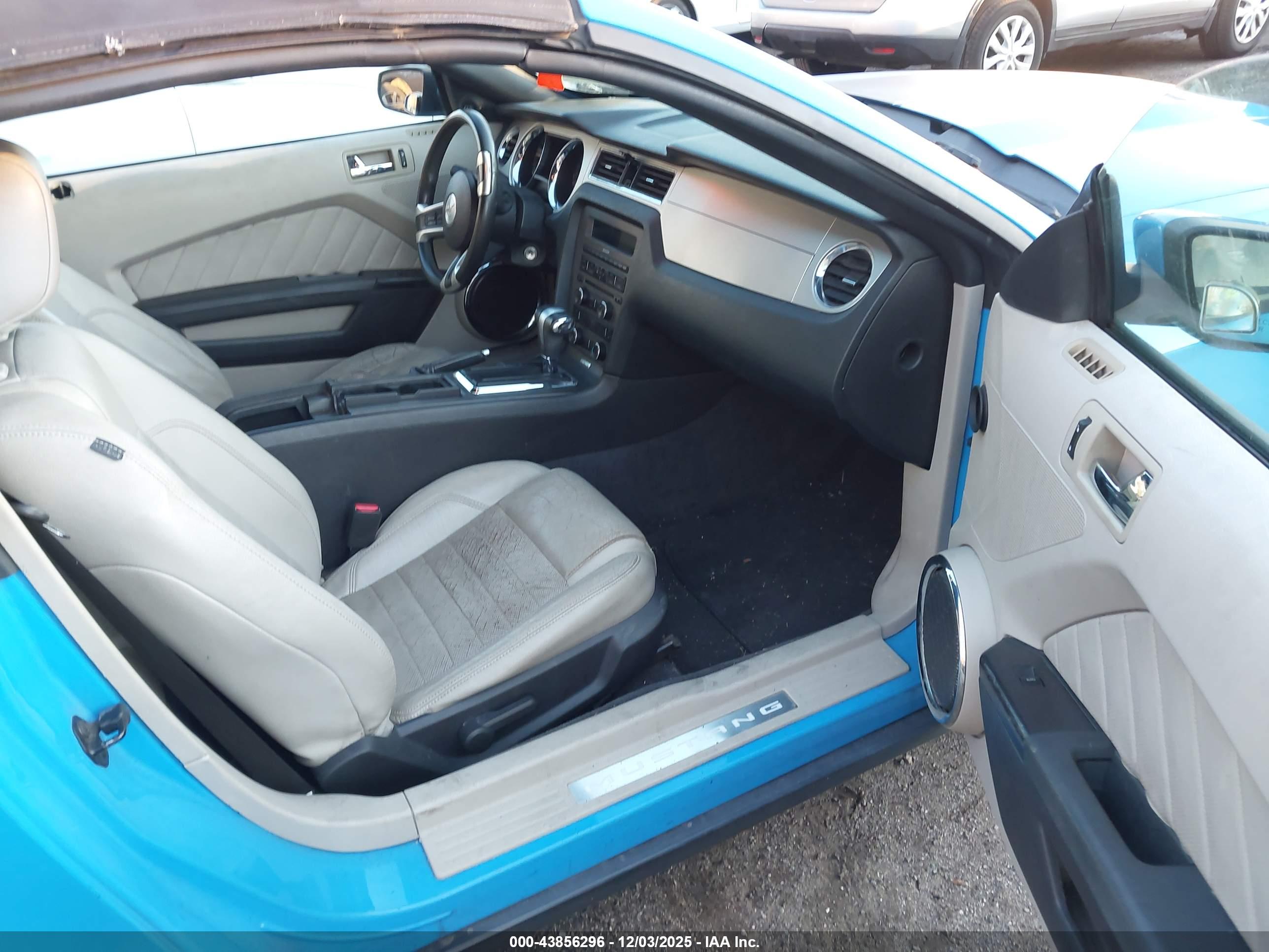 FORD MUSTANG image 5