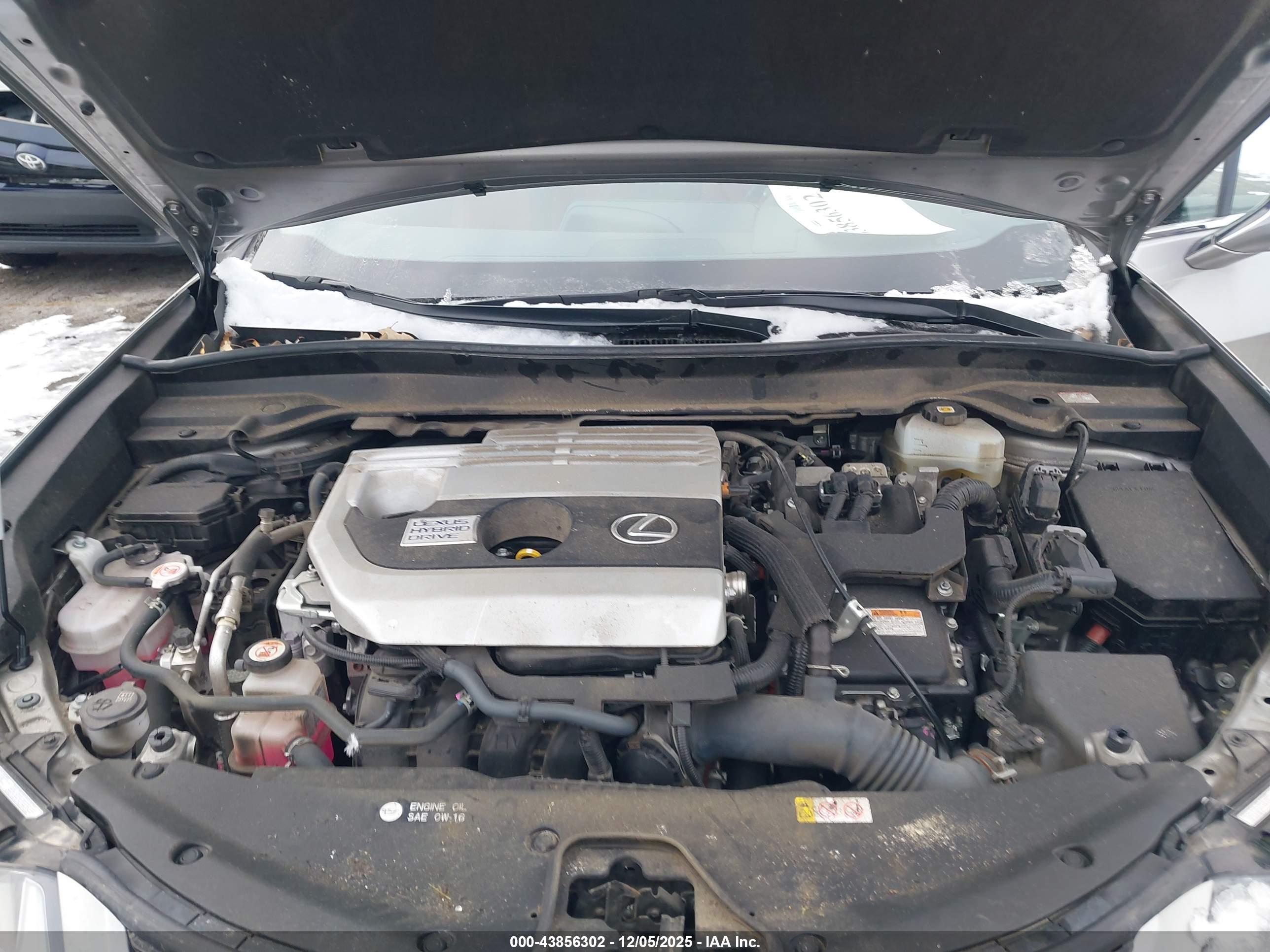 LEXUS UX image 10