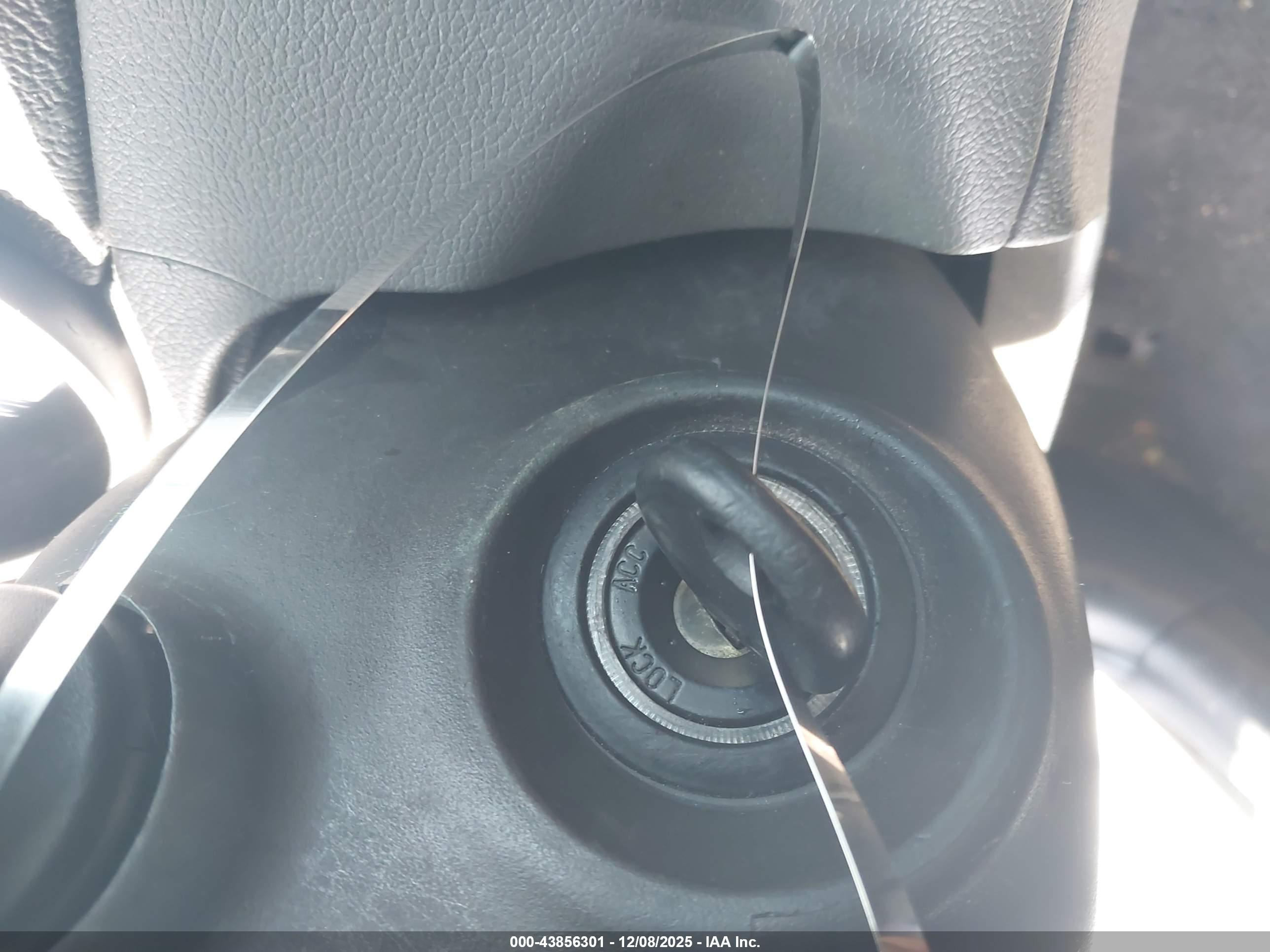 HYUNDAI ELANTRA image 11