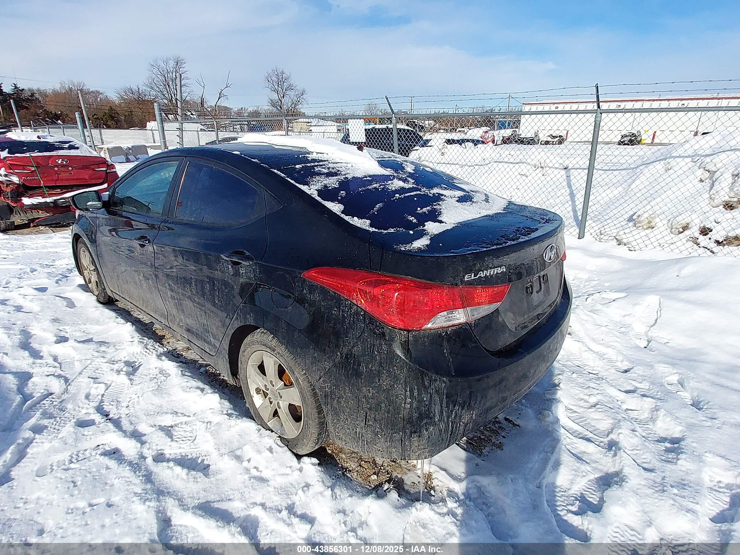 HYUNDAI ELANTRA image 3