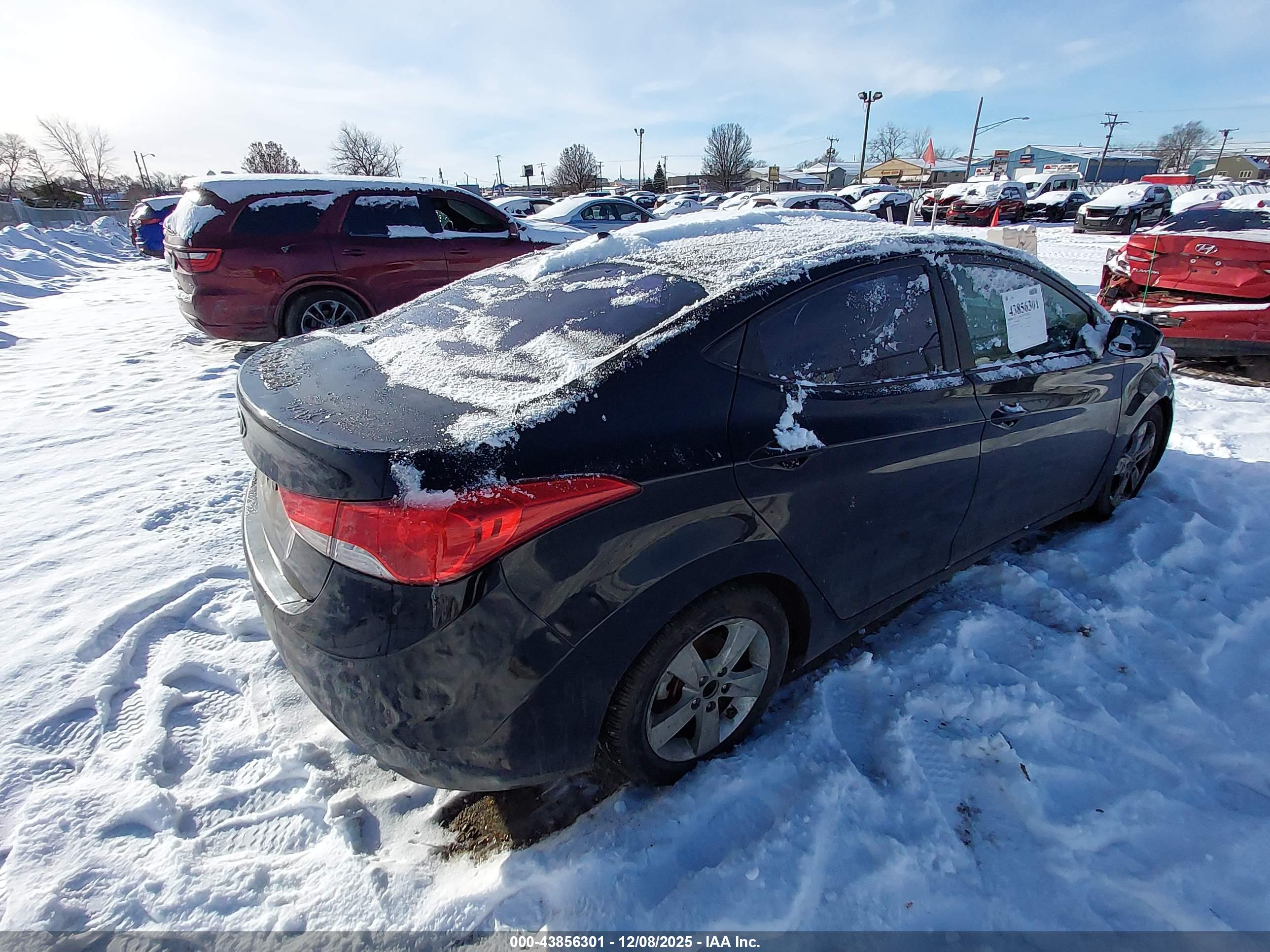 HYUNDAI ELANTRA image 4