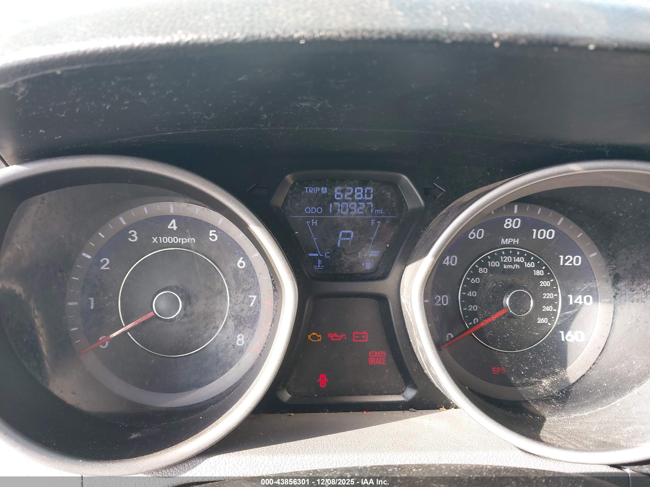 HYUNDAI ELANTRA image 7