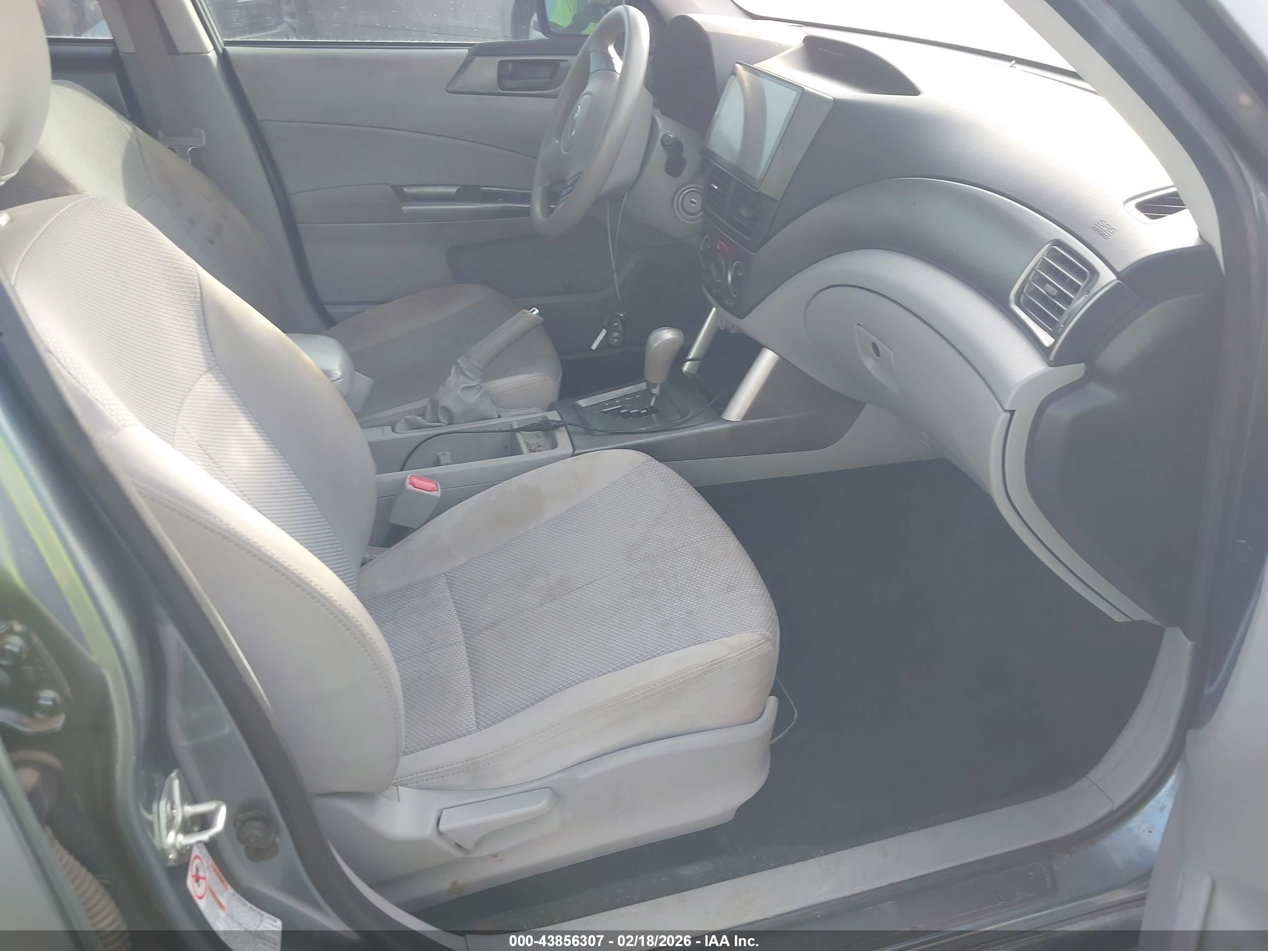 SUBARU FORESTER image 5