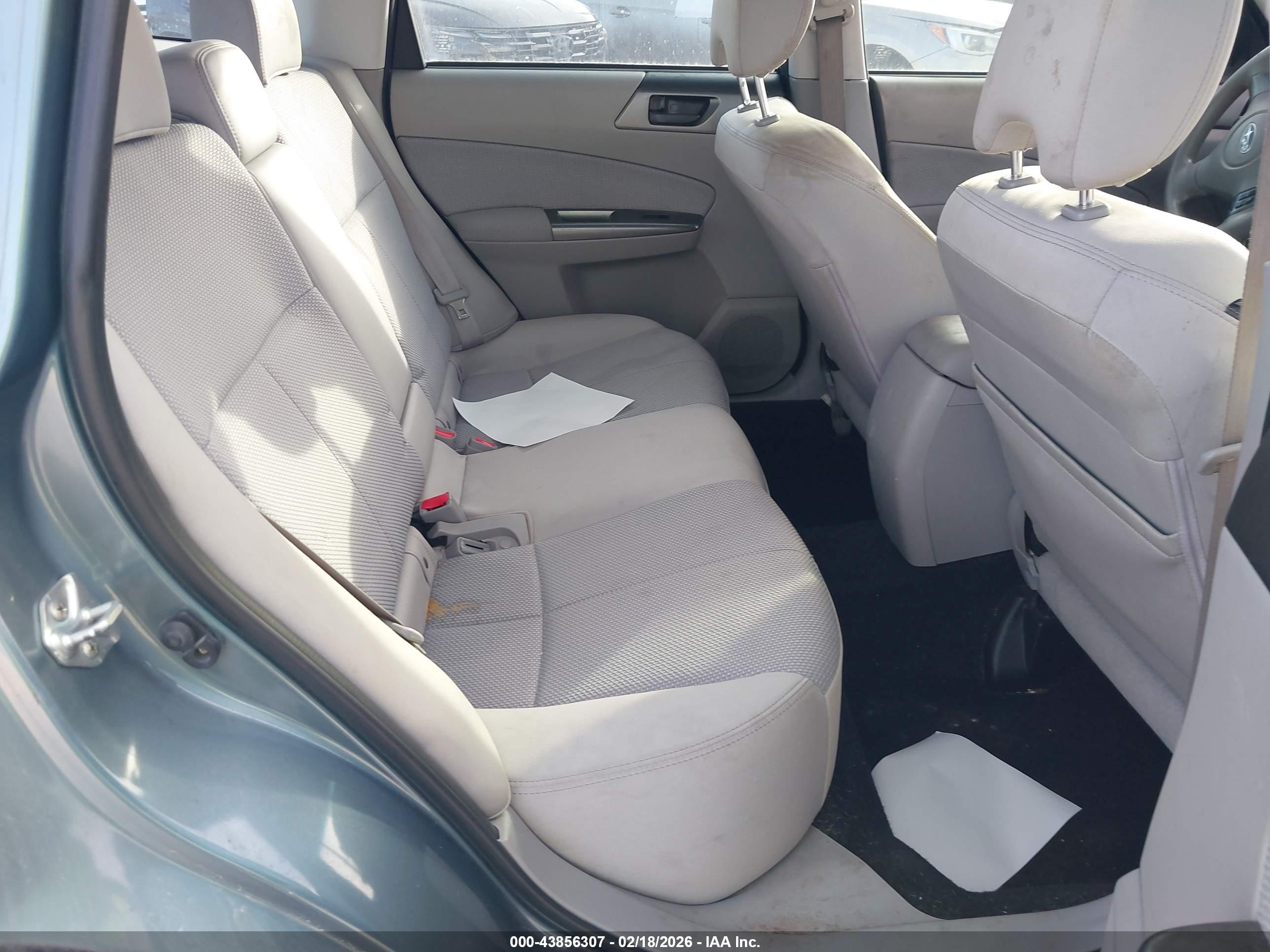 SUBARU FORESTER image 8