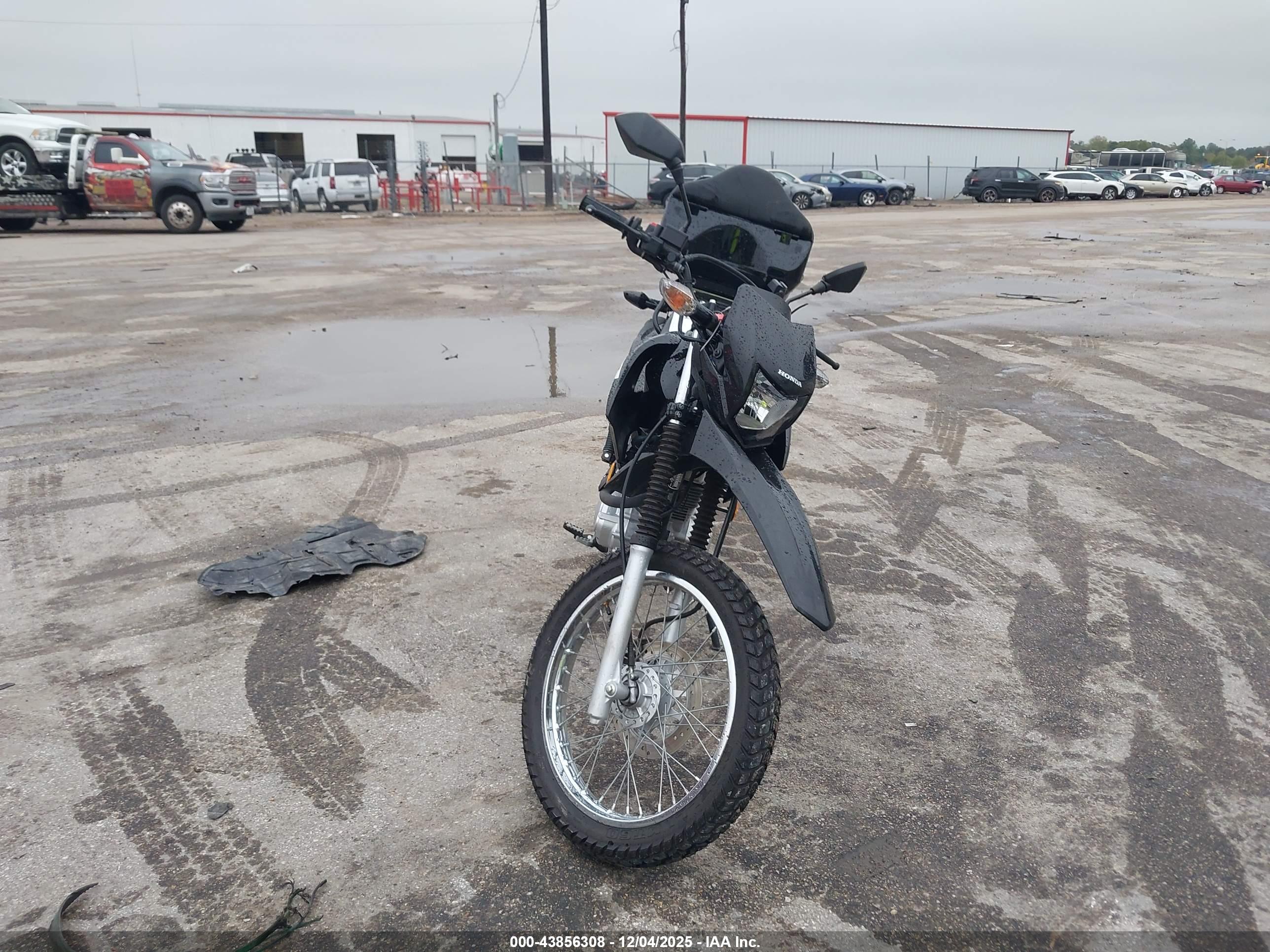 HONDA XR150L image 5