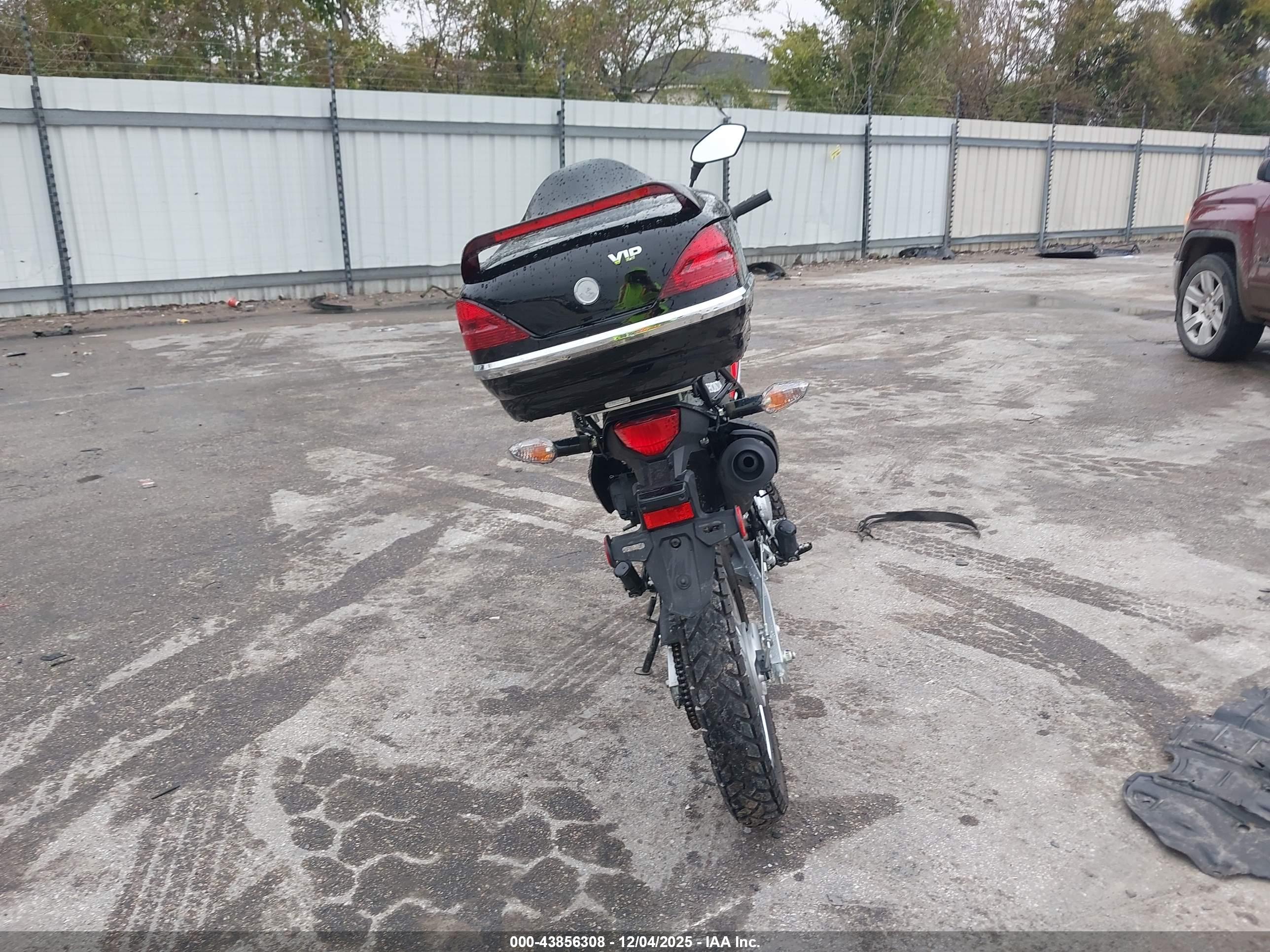 HONDA XR150L image 6