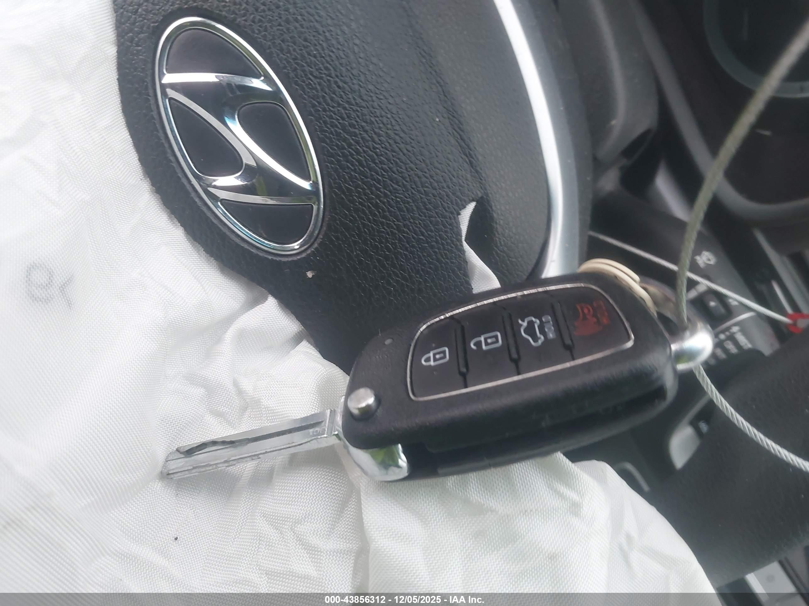 HYUNDAI SONATA image 11