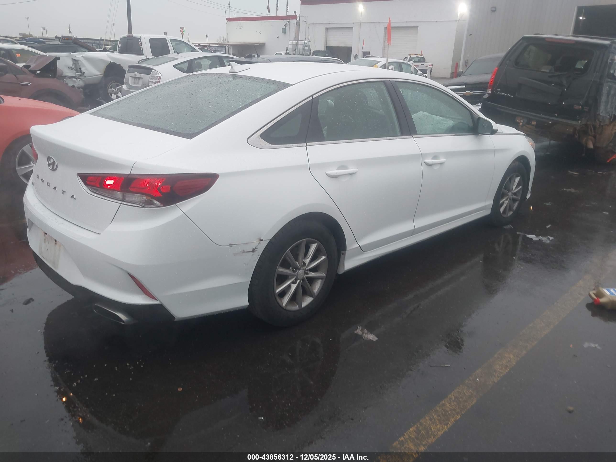 HYUNDAI SONATA image 4