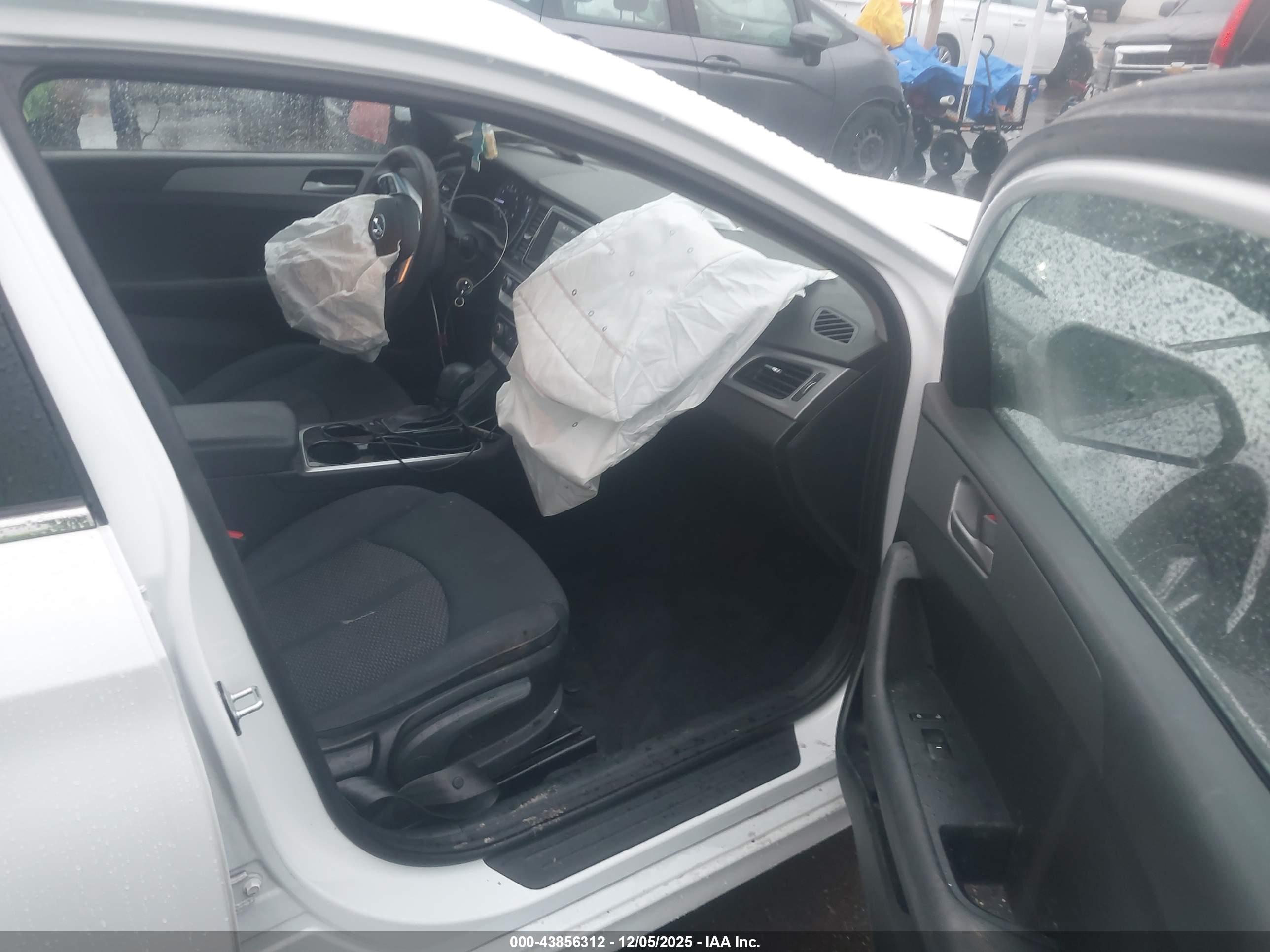 HYUNDAI SONATA image 5