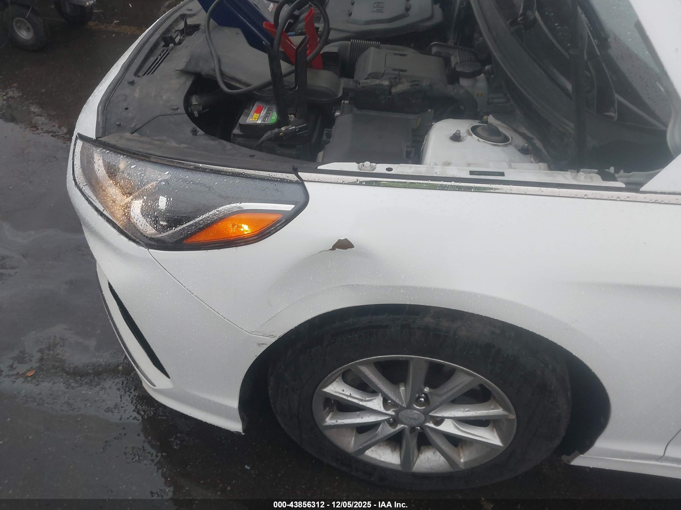 HYUNDAI SONATA image 6
