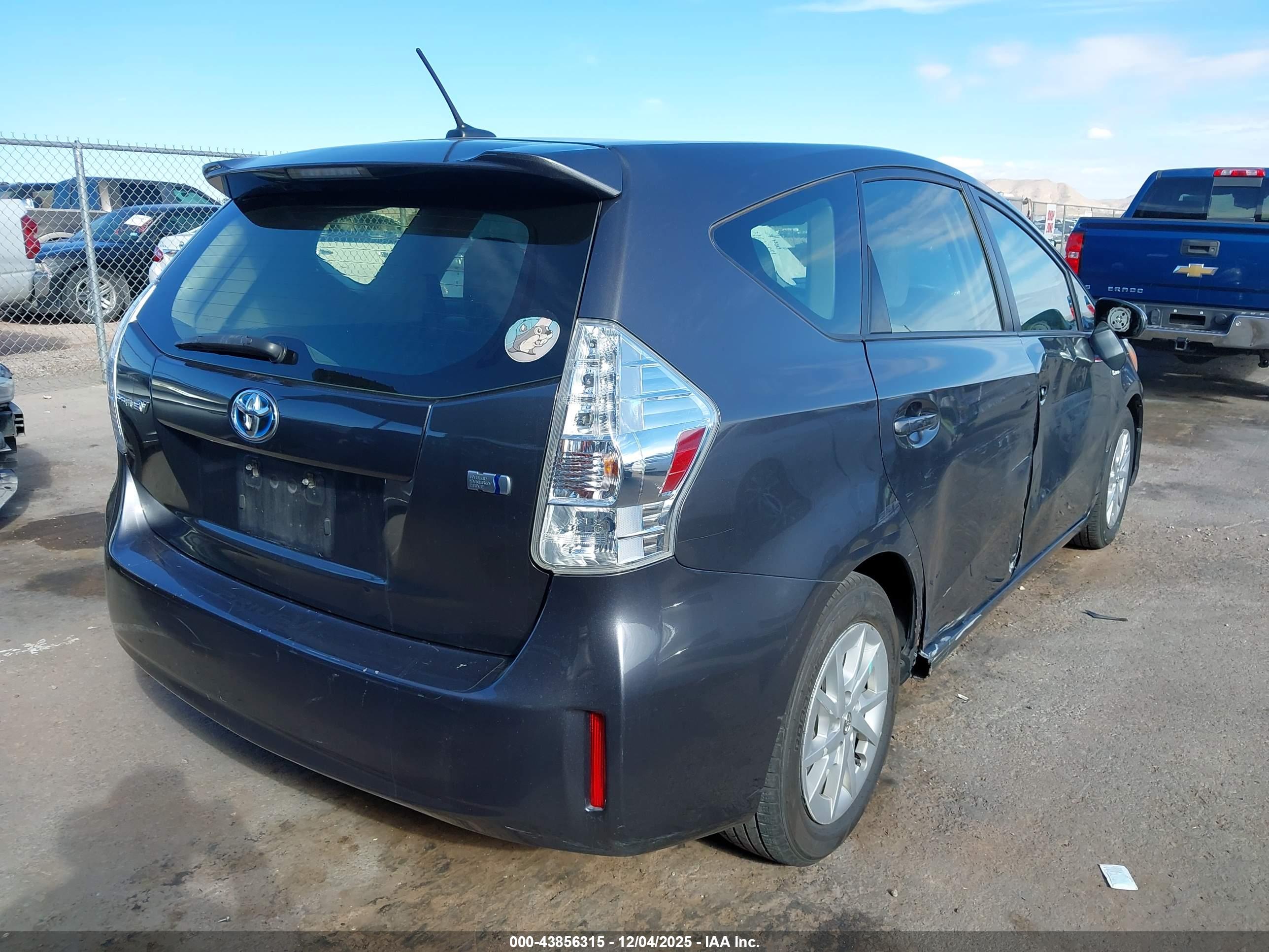 TOYOTA PRIUS image 4