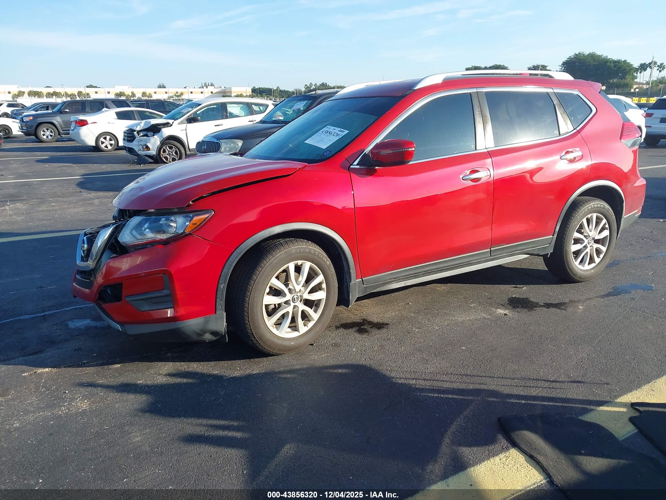 NISSAN ROGUE image 2