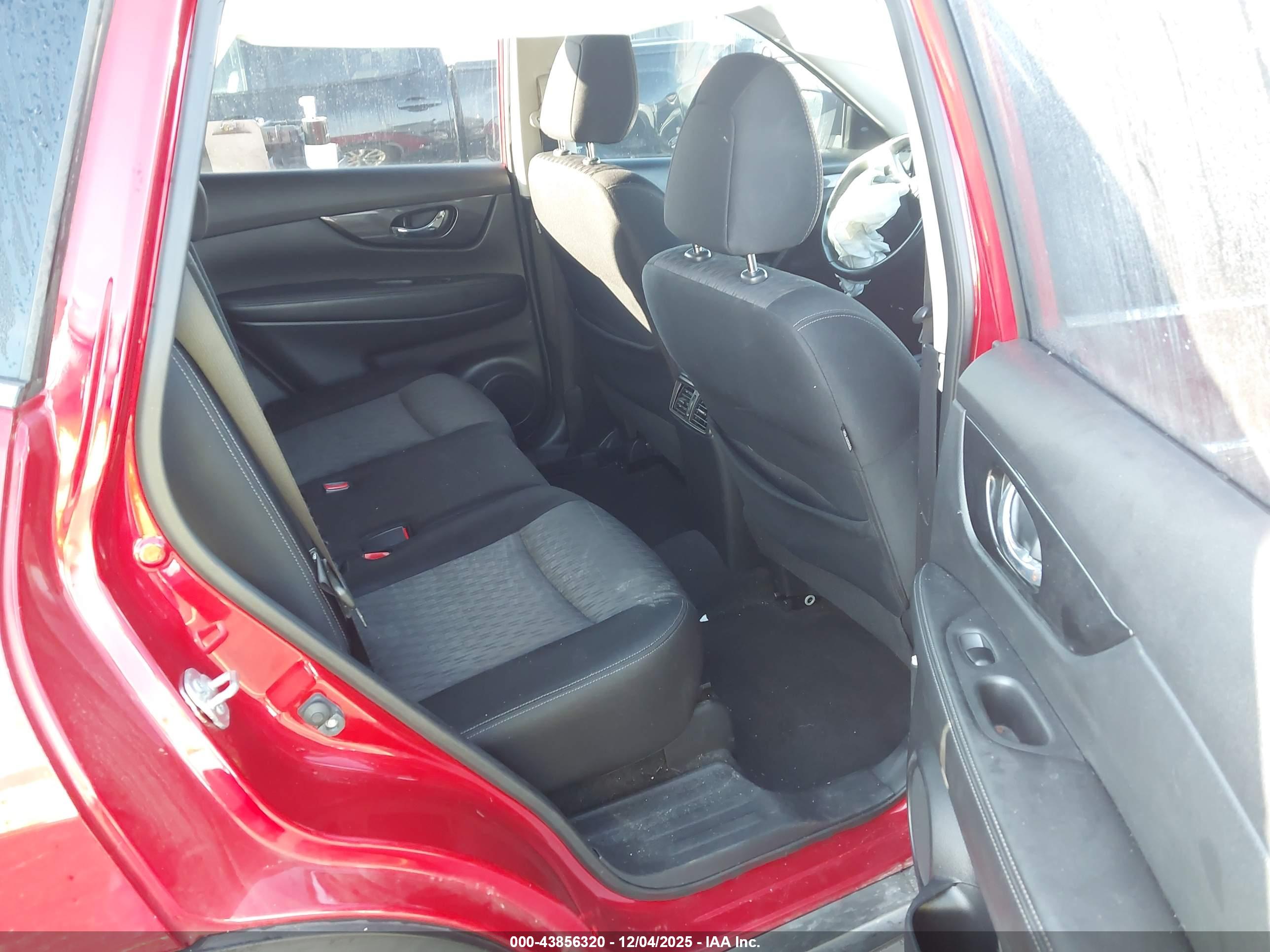 NISSAN ROGUE image 8
