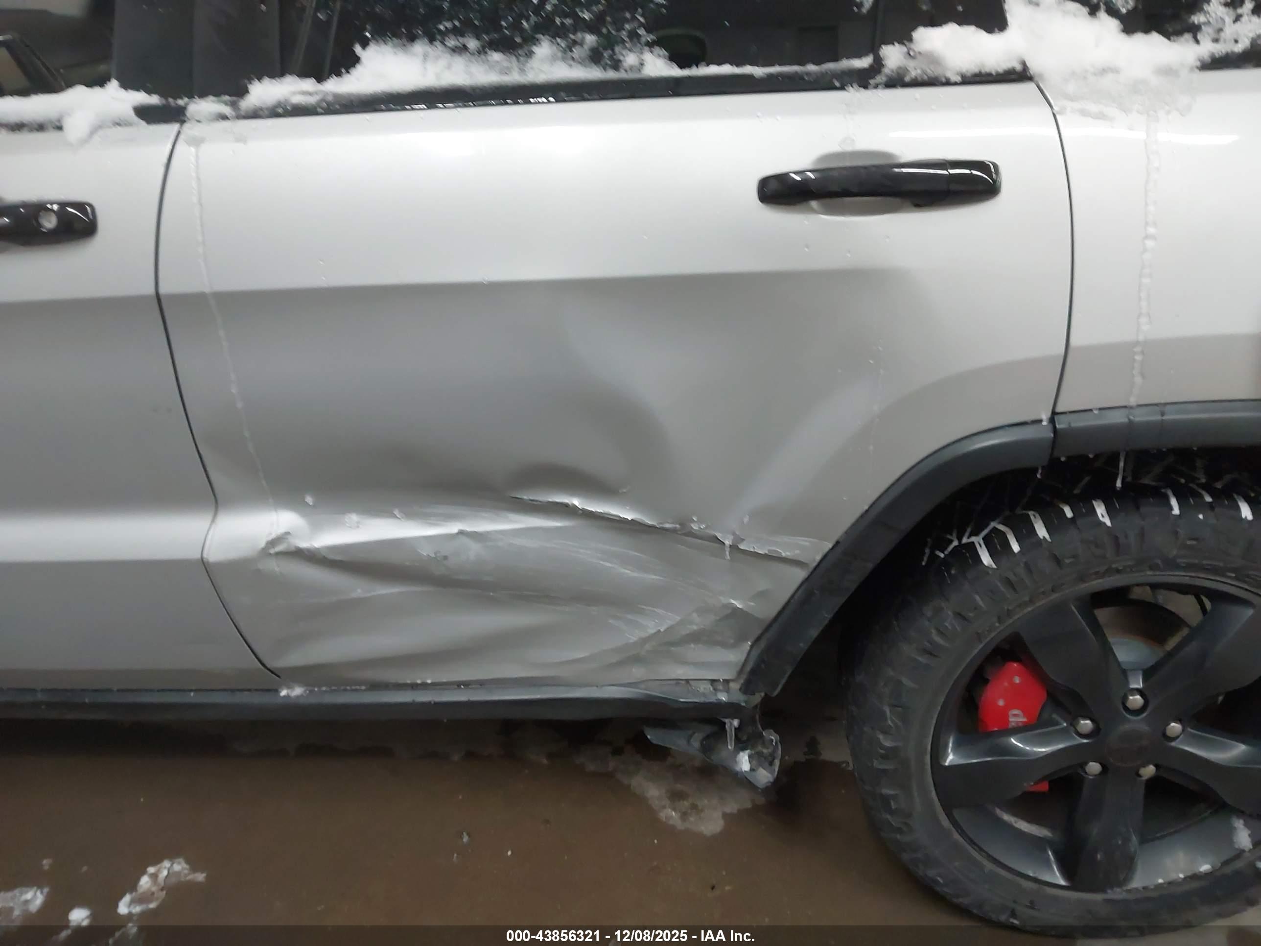 JEEP GRAND image 6