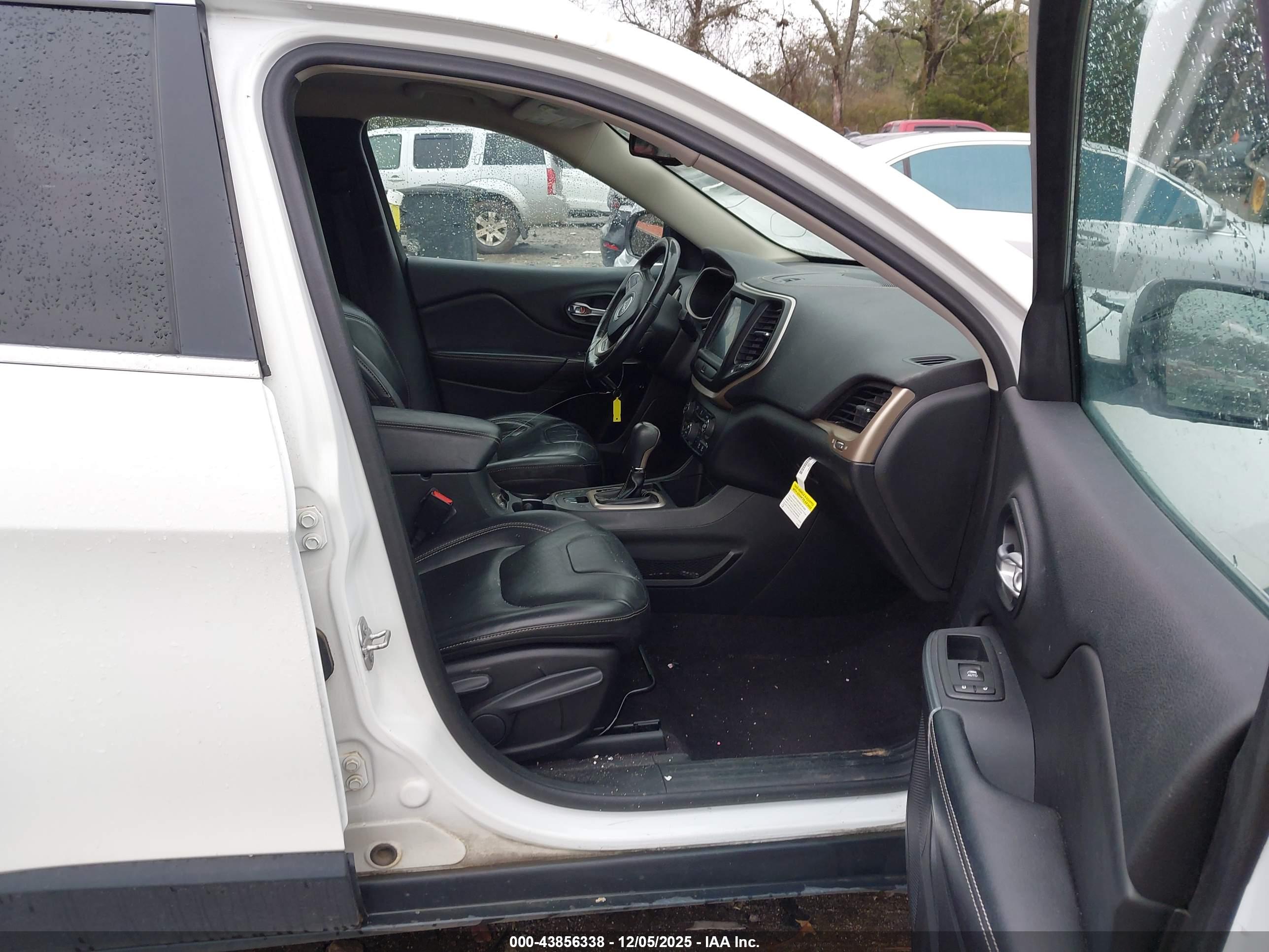 JEEP CHEROKEE image 5