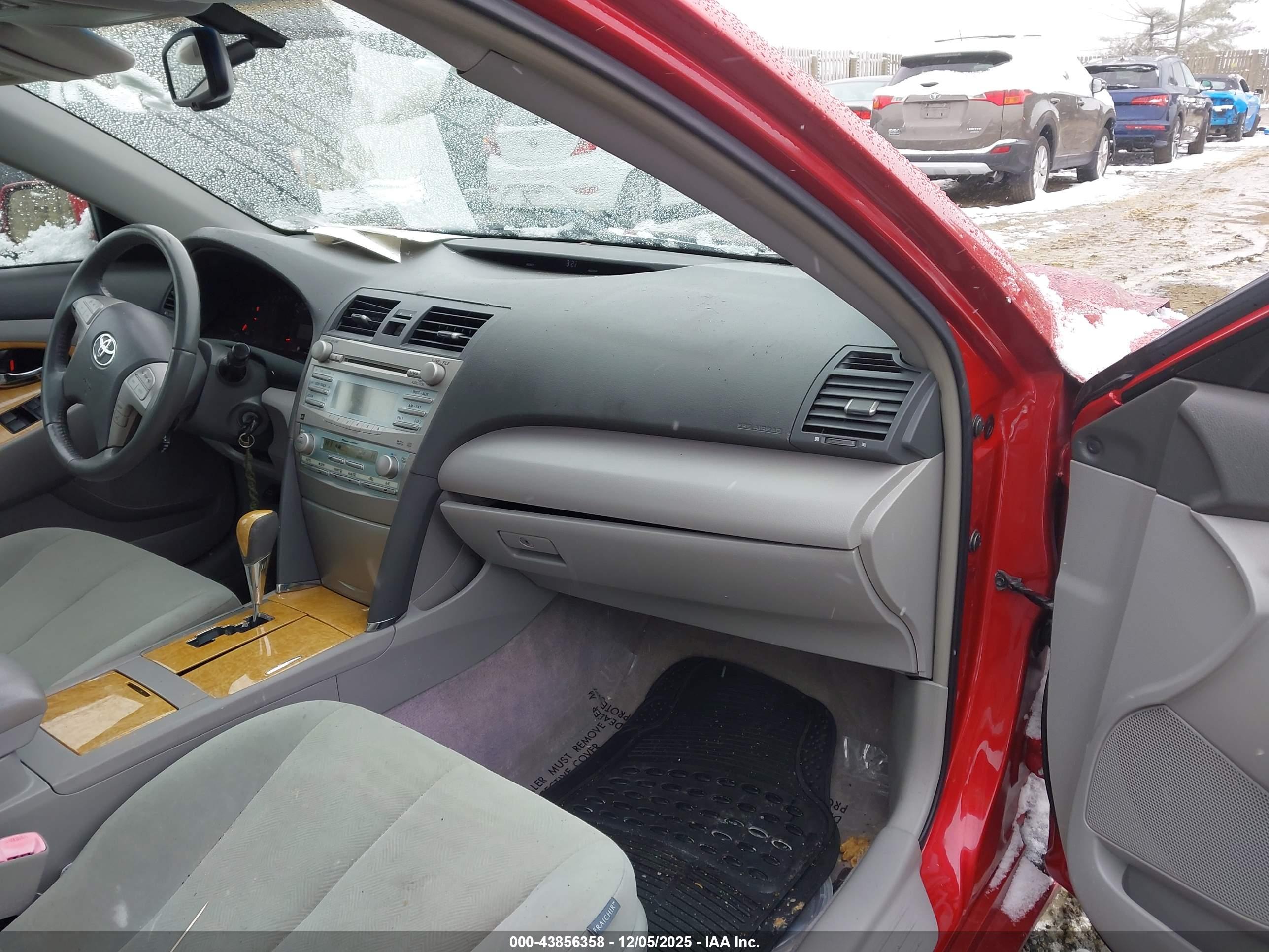 TOYOTA CAMRY image 5