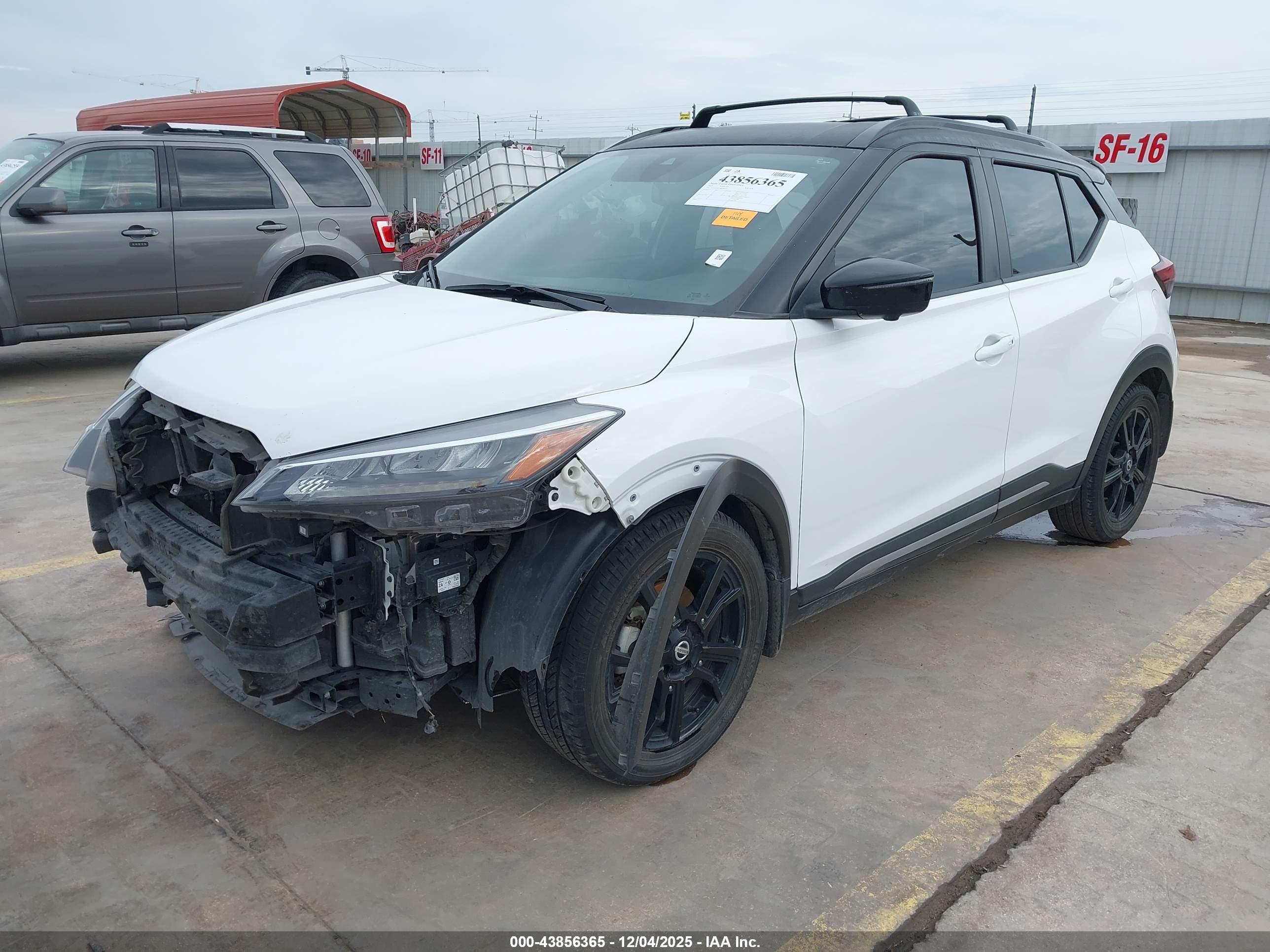 NISSAN KICKS image 2