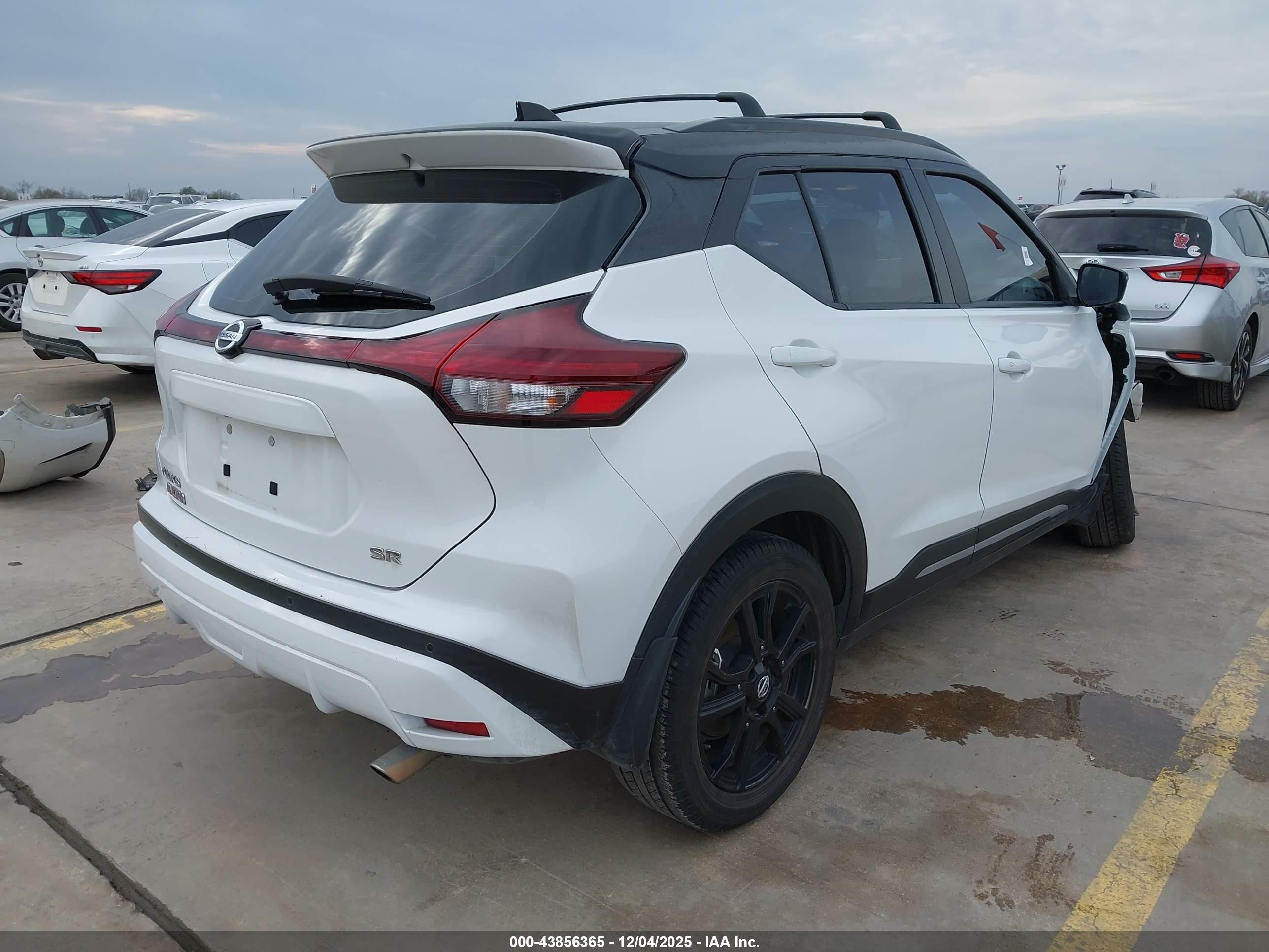 NISSAN KICKS image 4