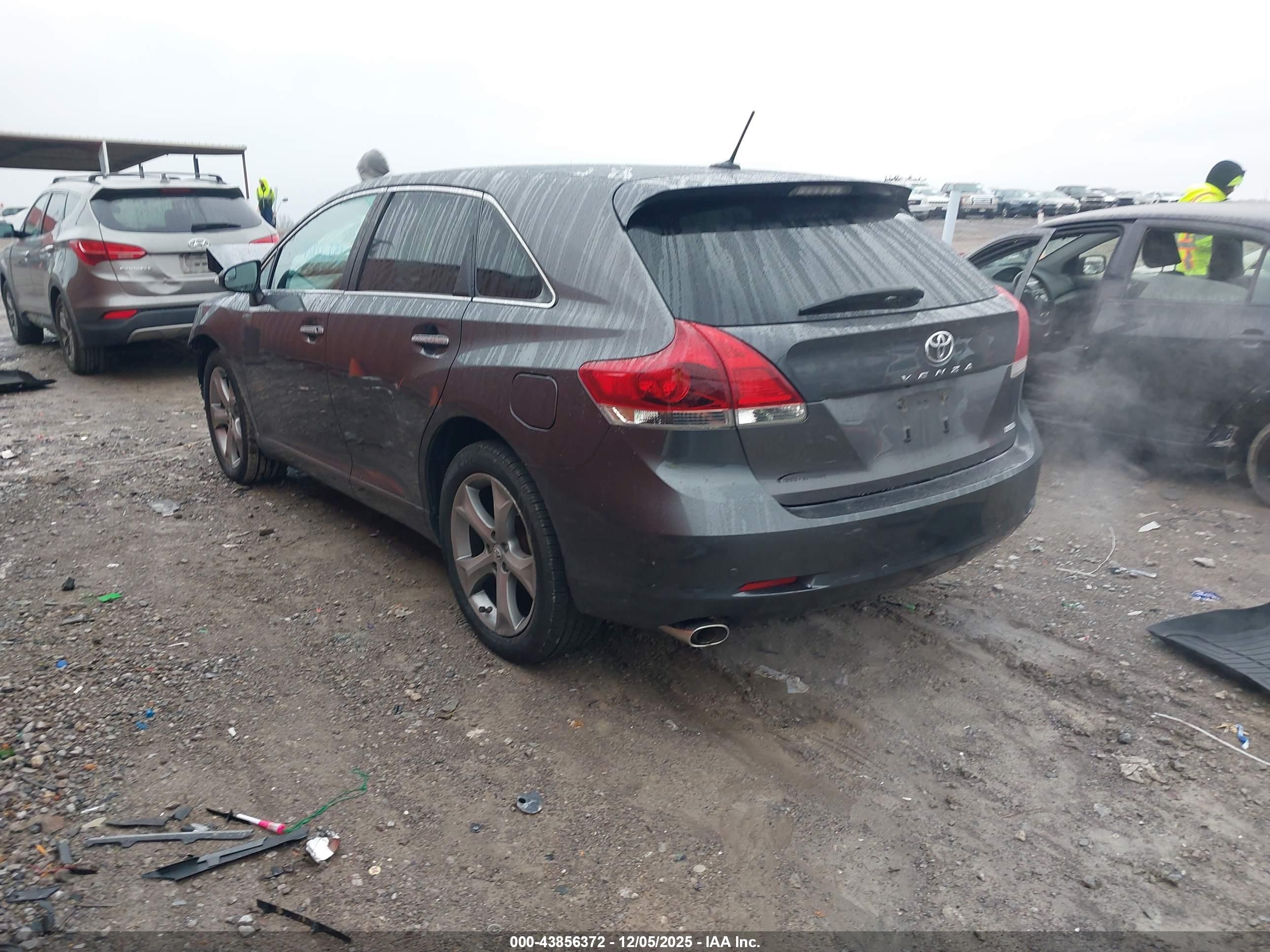 TOYOTA VENZA image 3