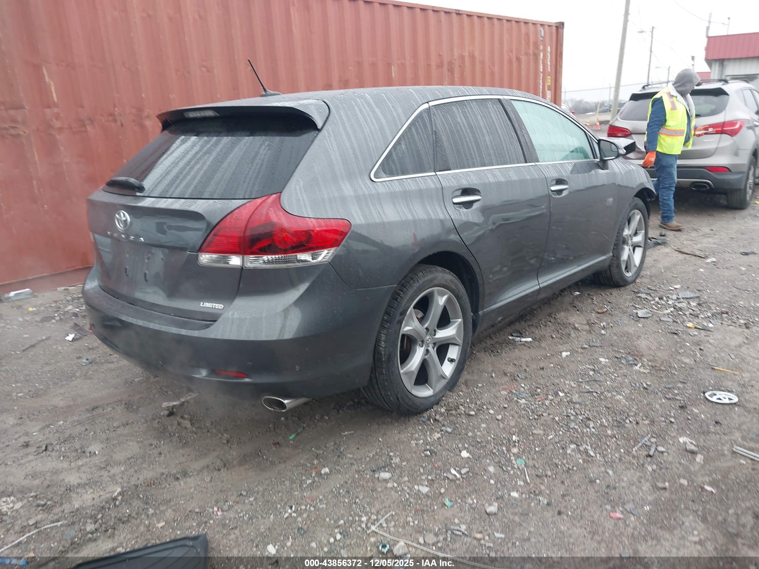 TOYOTA VENZA image 4